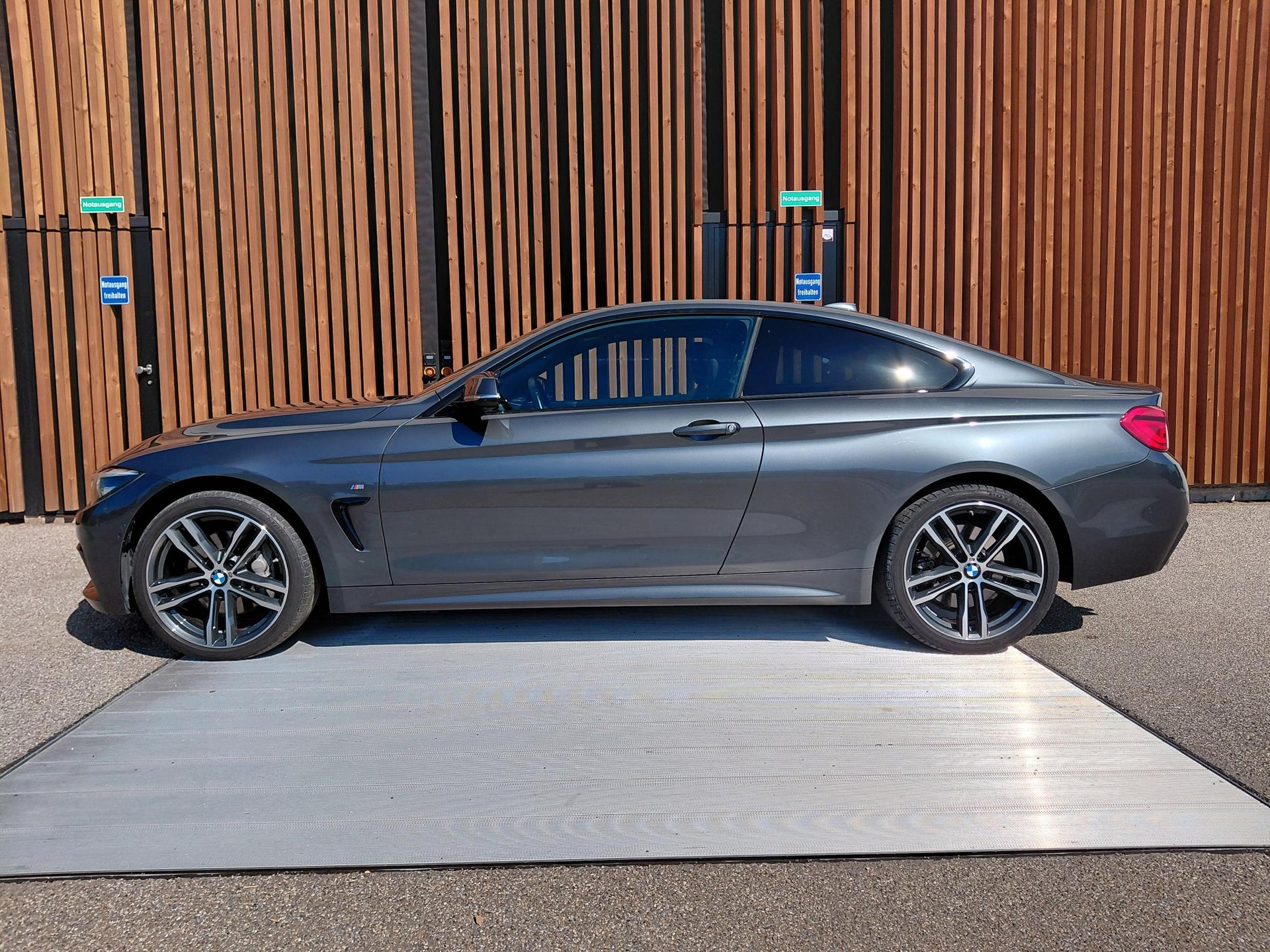 BMW 435d Coupé xDrive M Sport Steptronic-image-1