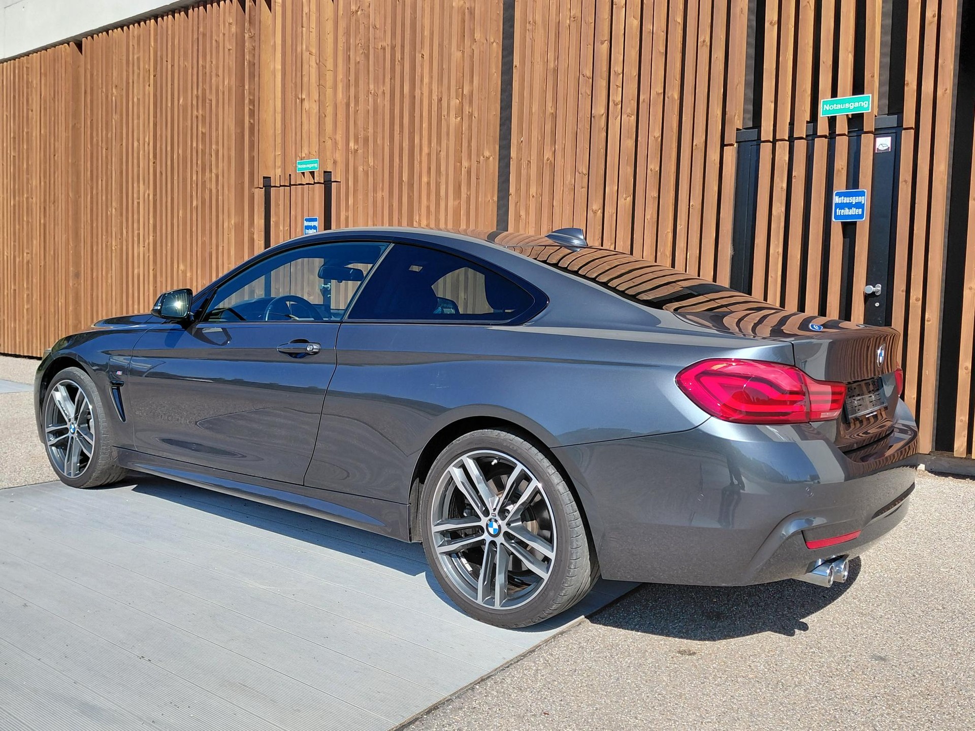 BMW 435d Coupé xDrive M Sport Steptronic-image-2
