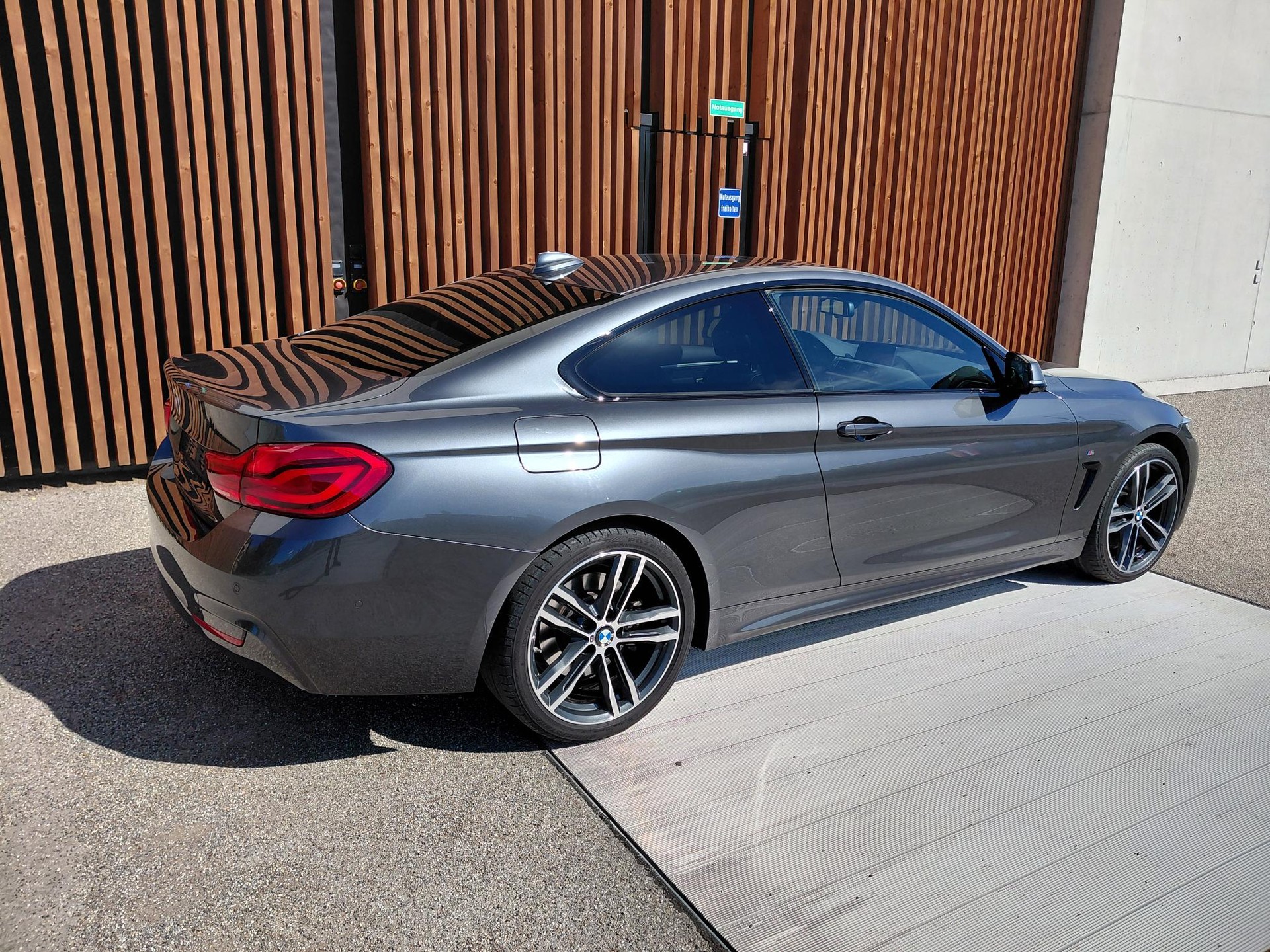 BMW 435d Coupé xDrive M Sport Steptronic-image-4
