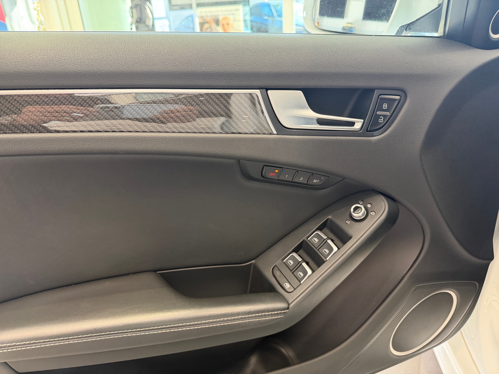 AUDI RS4 Avant 4.2 FSI V8 quattro S-tronic-image-14
