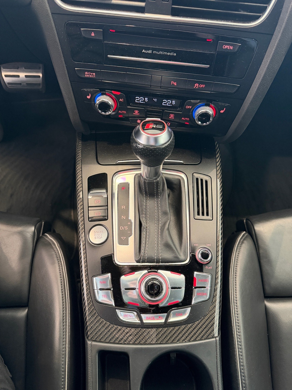 AUDI RS4 Avant 4.2 FSI V8 quattro S-tronic-image-16