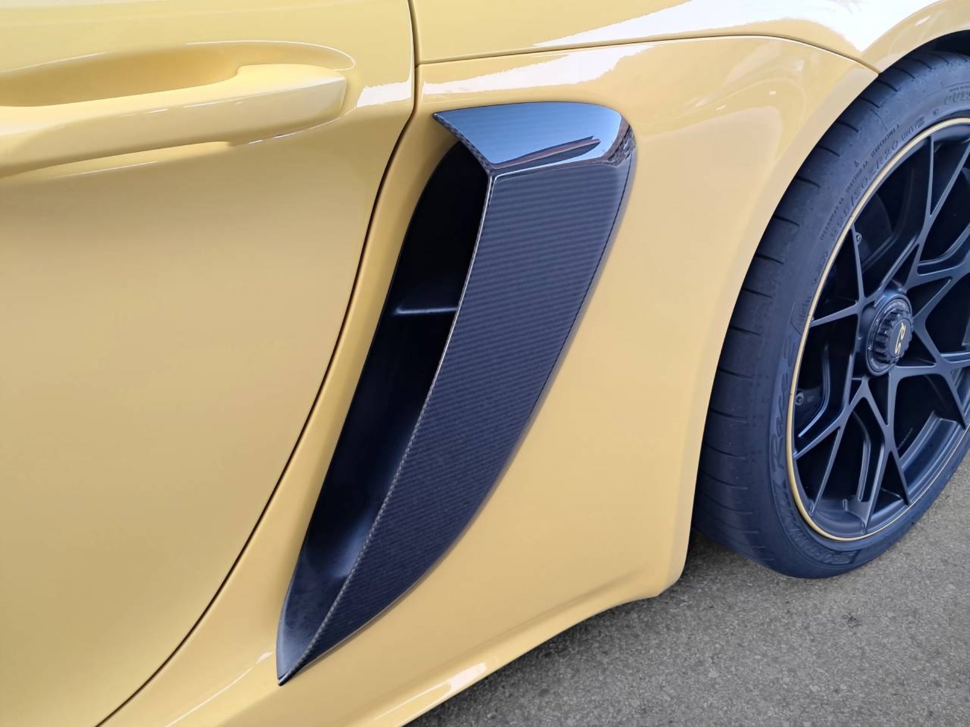 PORSCHE 718 Spyder RS-image-15