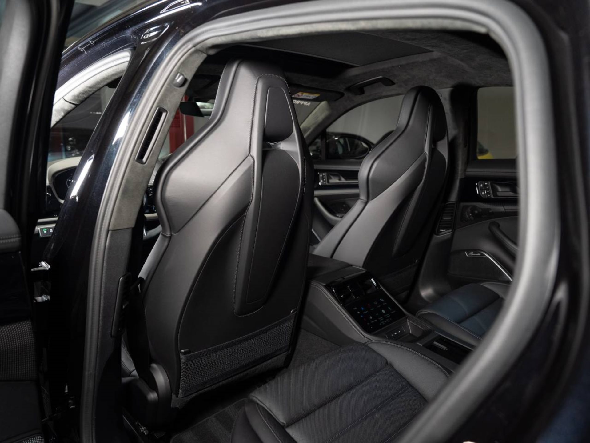 PORSCHE Panamera Turbo S E-Hybrid-image-15