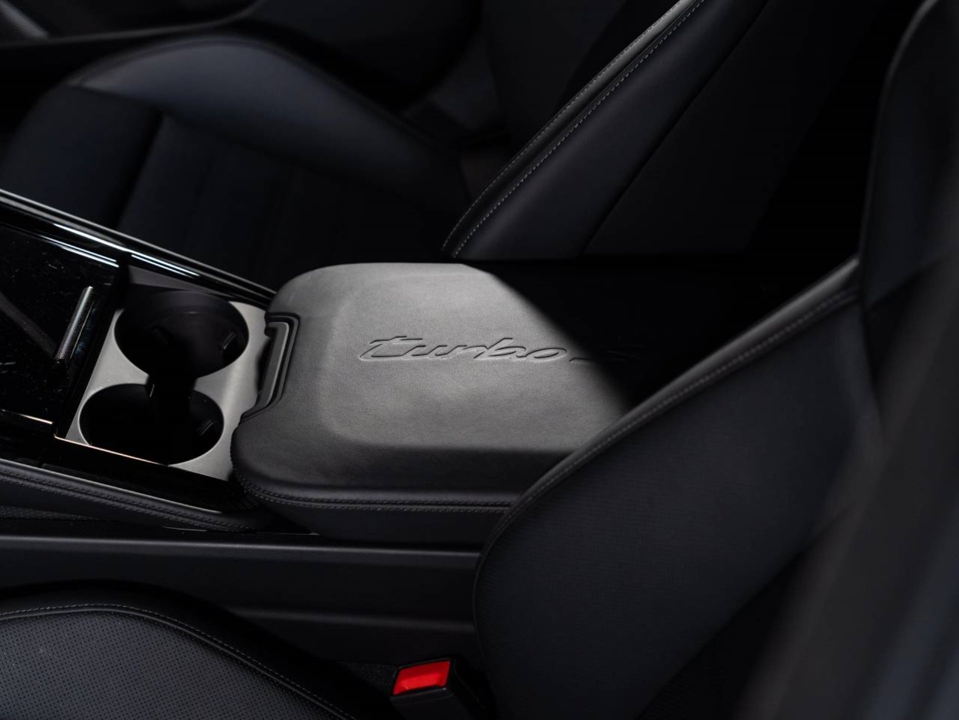 PORSCHE Panamera Turbo S E-Hybrid-image-16