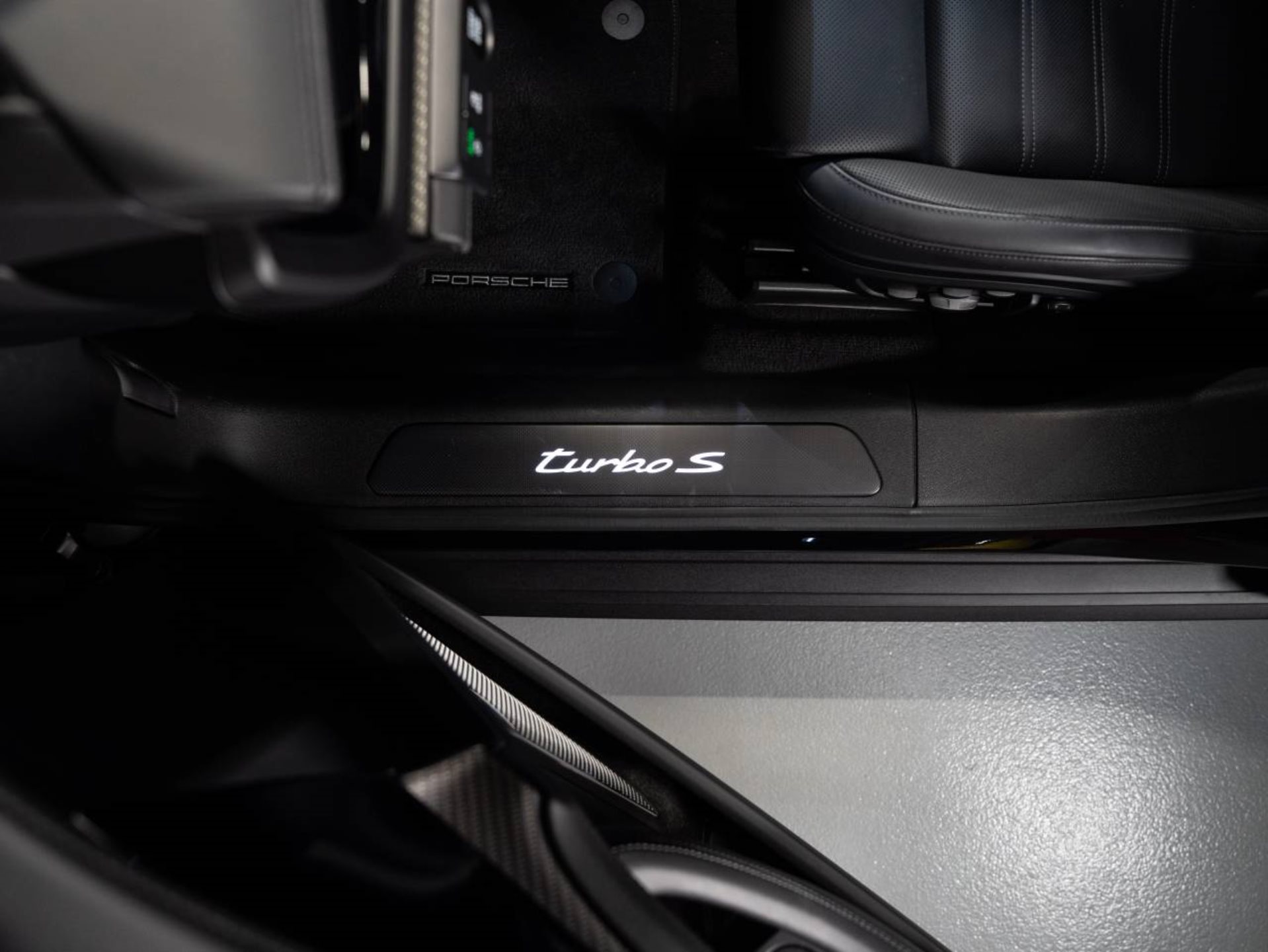PORSCHE Panamera Turbo S E-Hybrid-image-18
