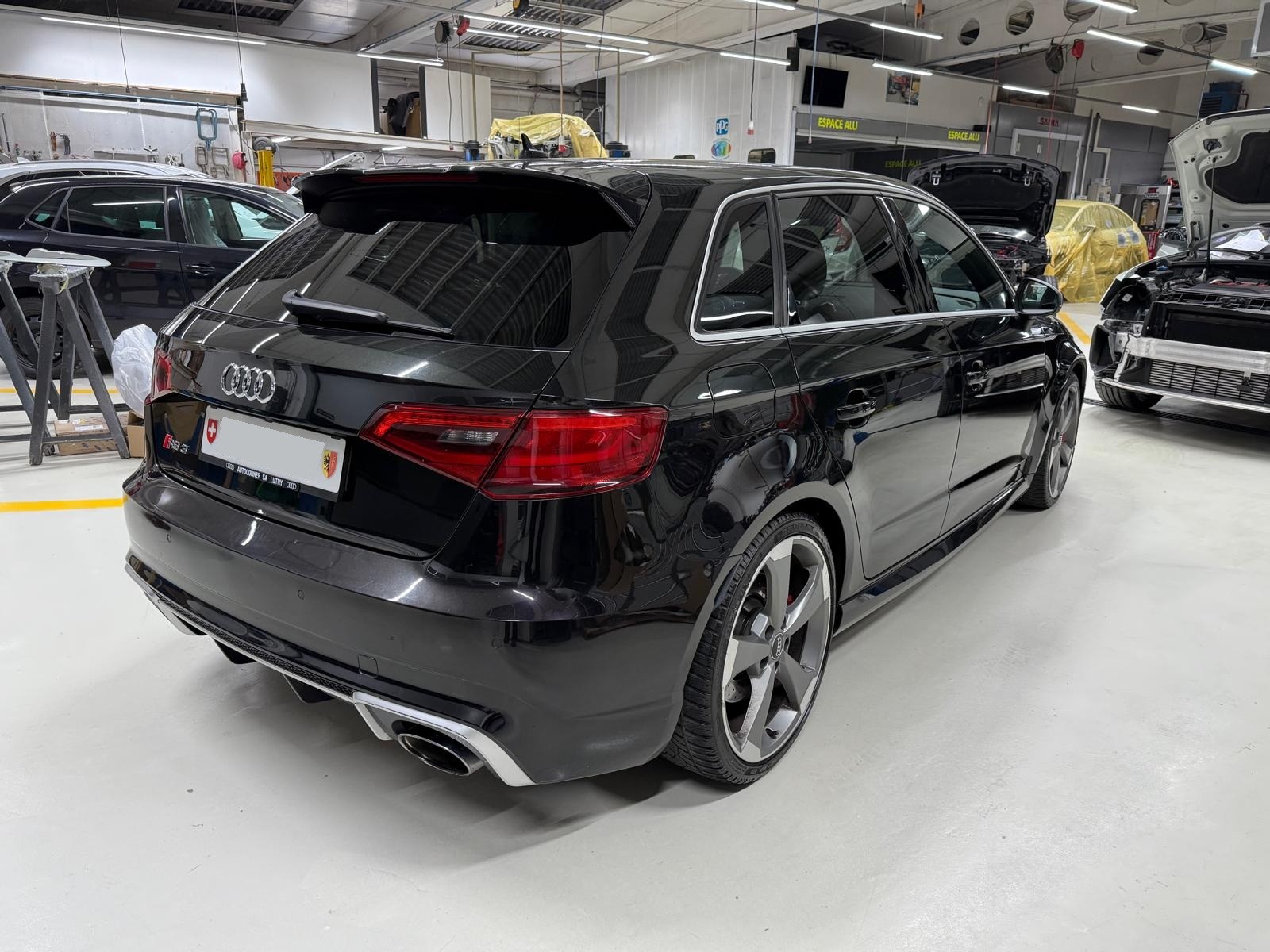 AUDI RS3 2.5 TSI quattro S-tronic-image-2
