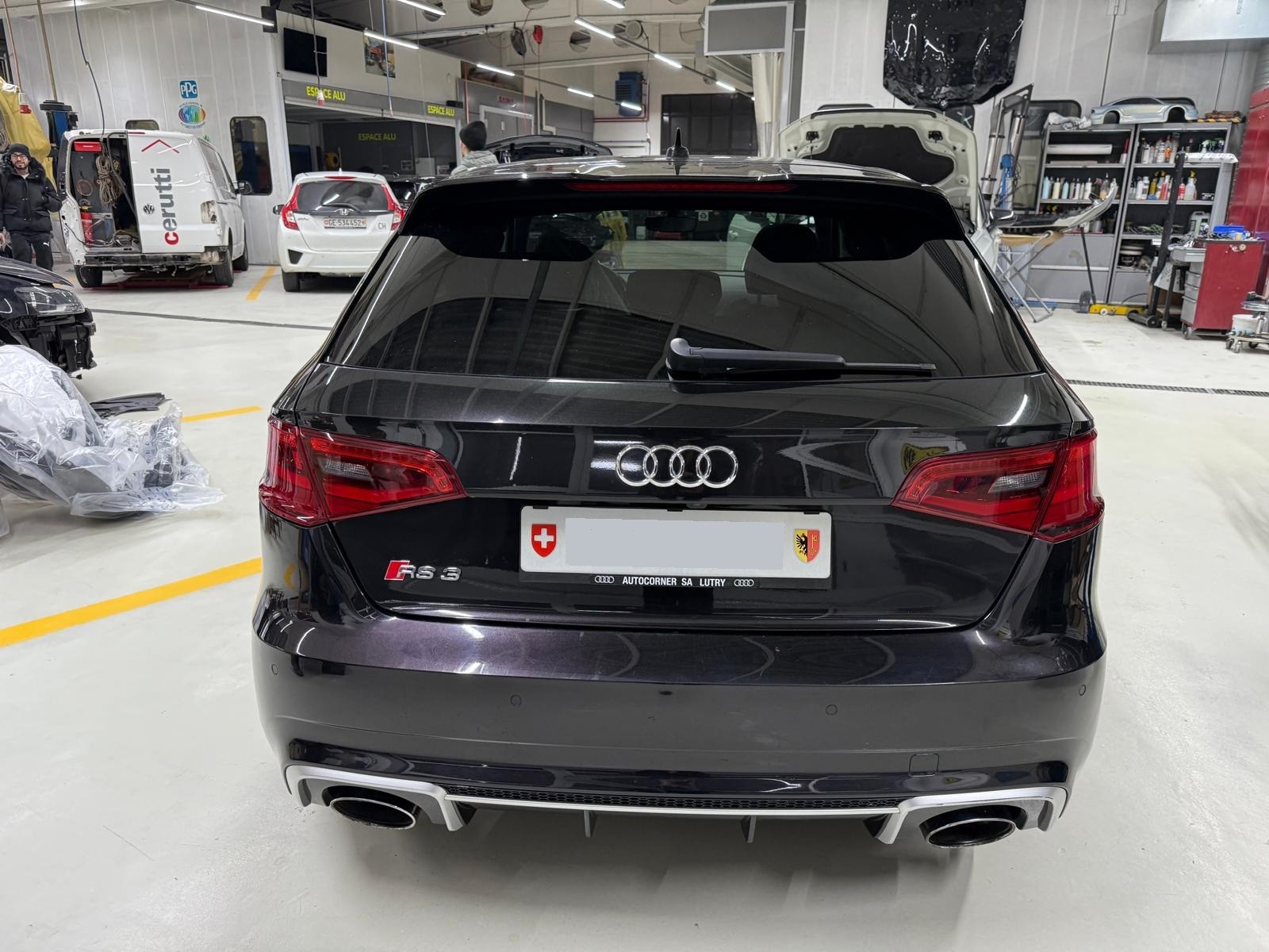 AUDI RS3 2.5 TSI quattro S-tronic-image-3