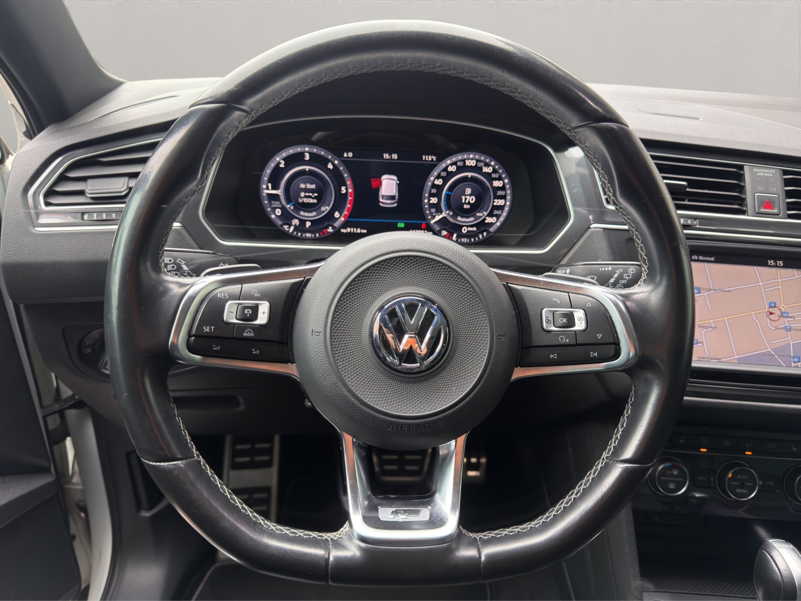 VW Tiguan 2.0 TDI DSG R-Line-image-11