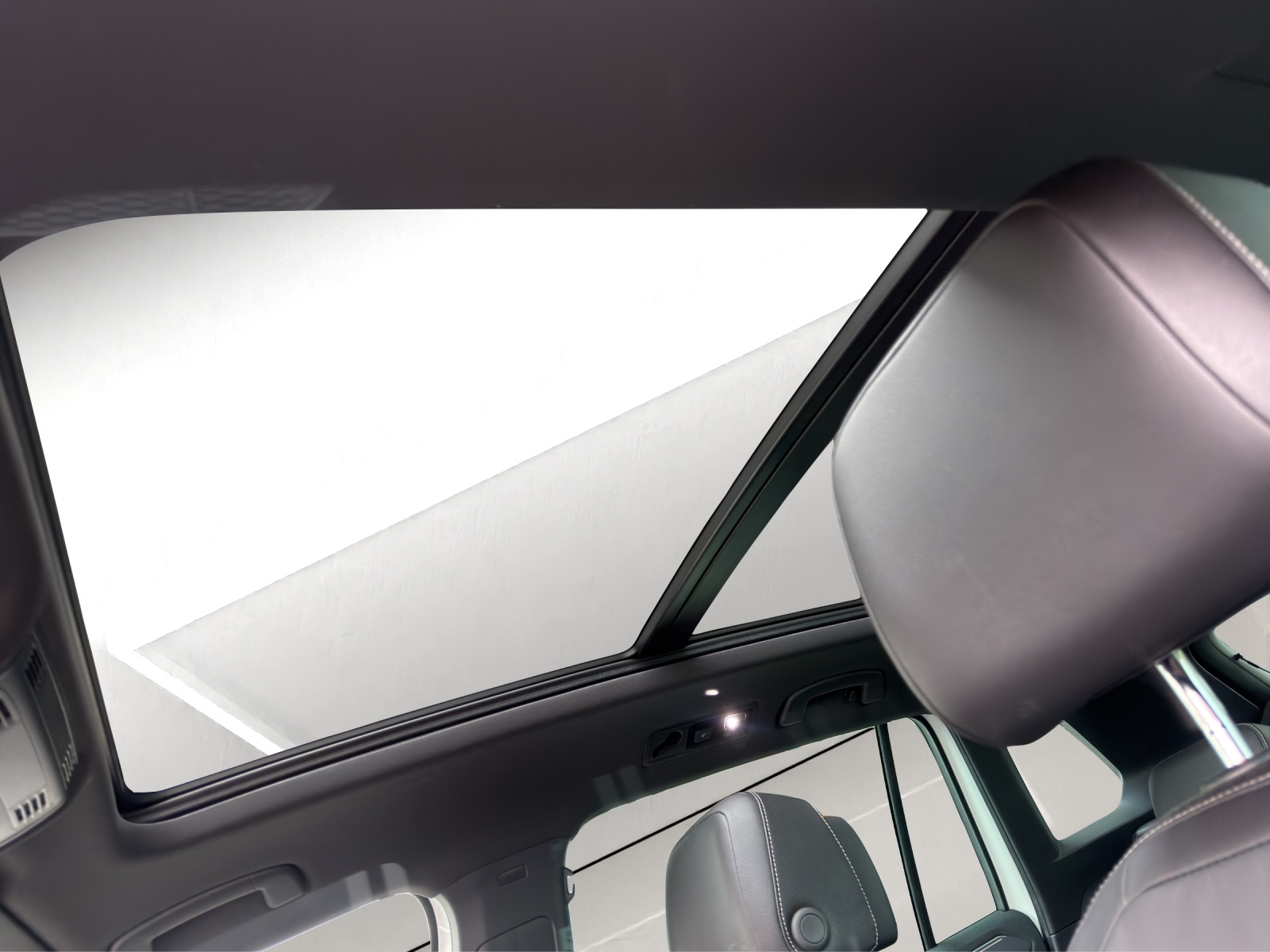 VW Tiguan 2.0 TDI DSG R-Line-image-10