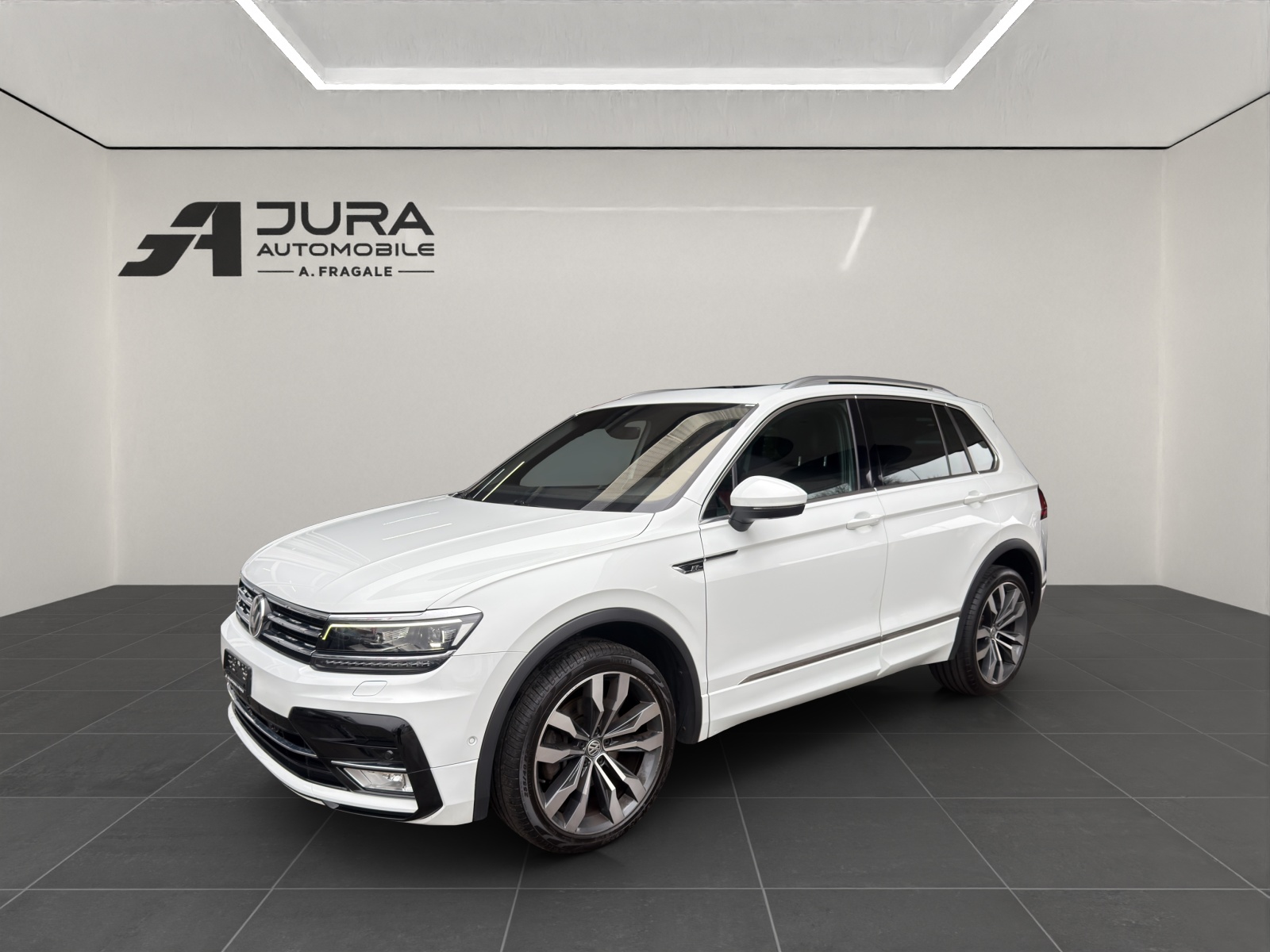 VW Tiguan 2.0 TDI DSG R-Line-image-1