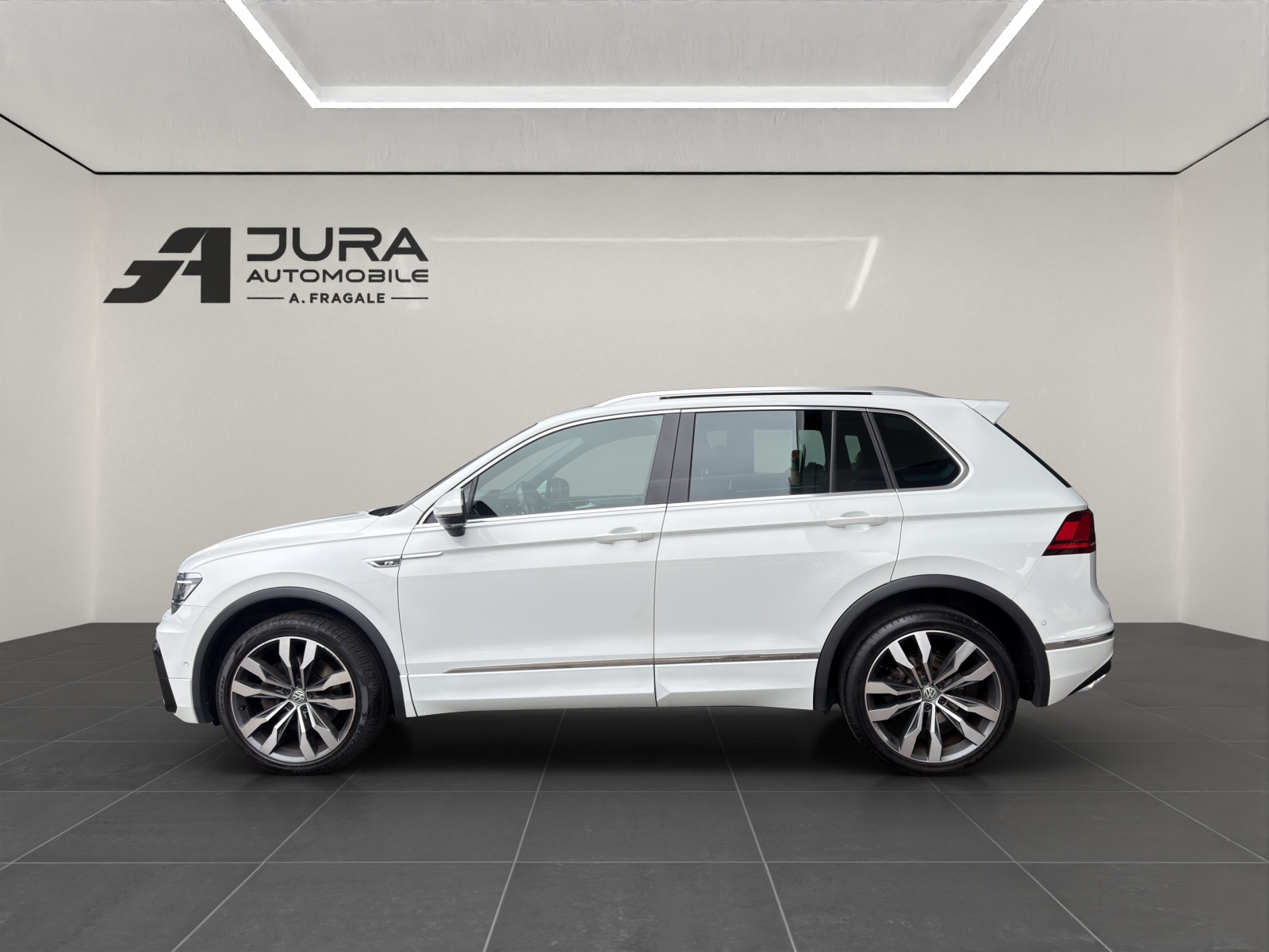 VW Tiguan 2.0 TDI DSG R-Line-image-3
