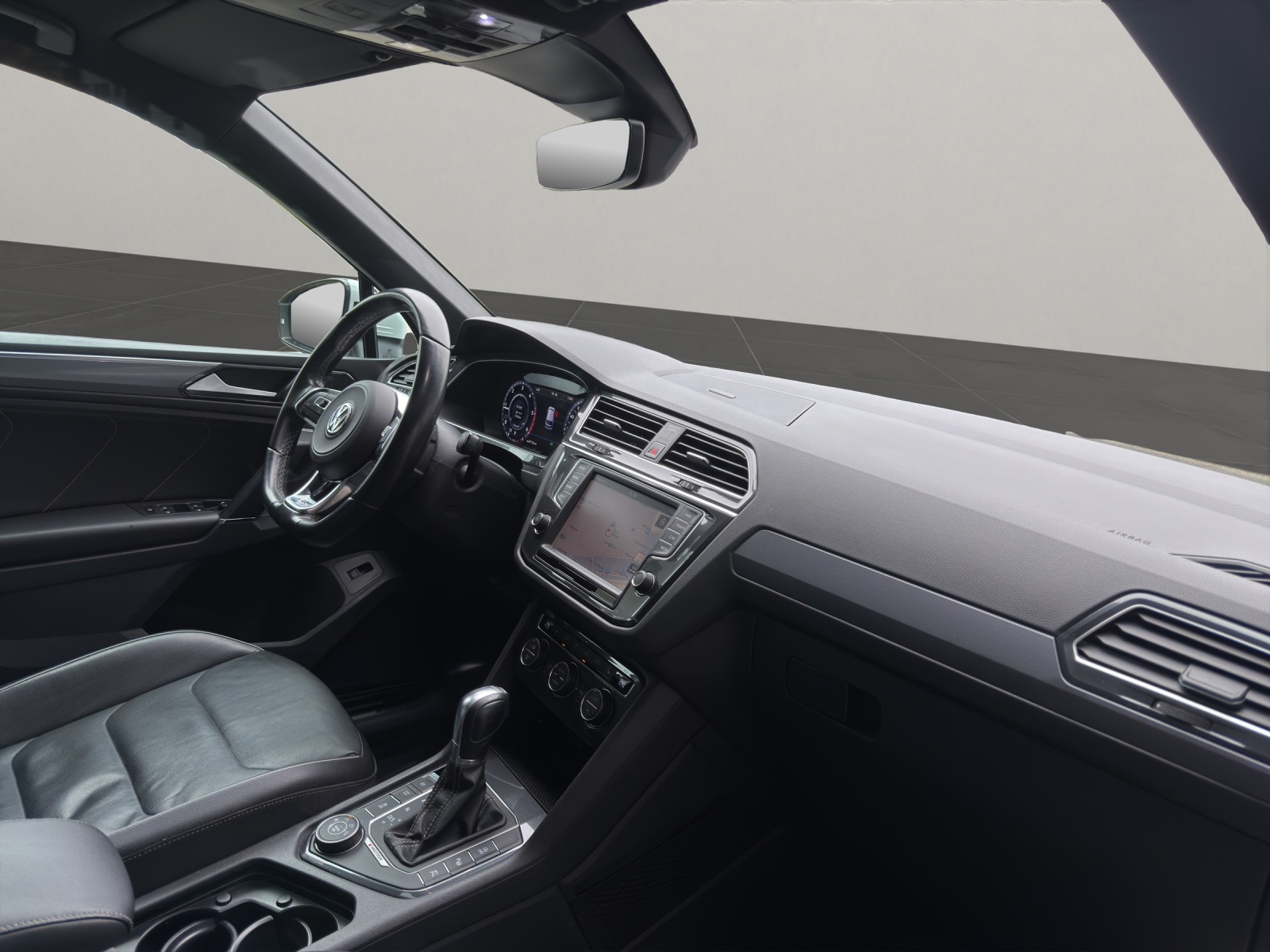 VW Tiguan 2.0 TDI DSG R-Line-image-9