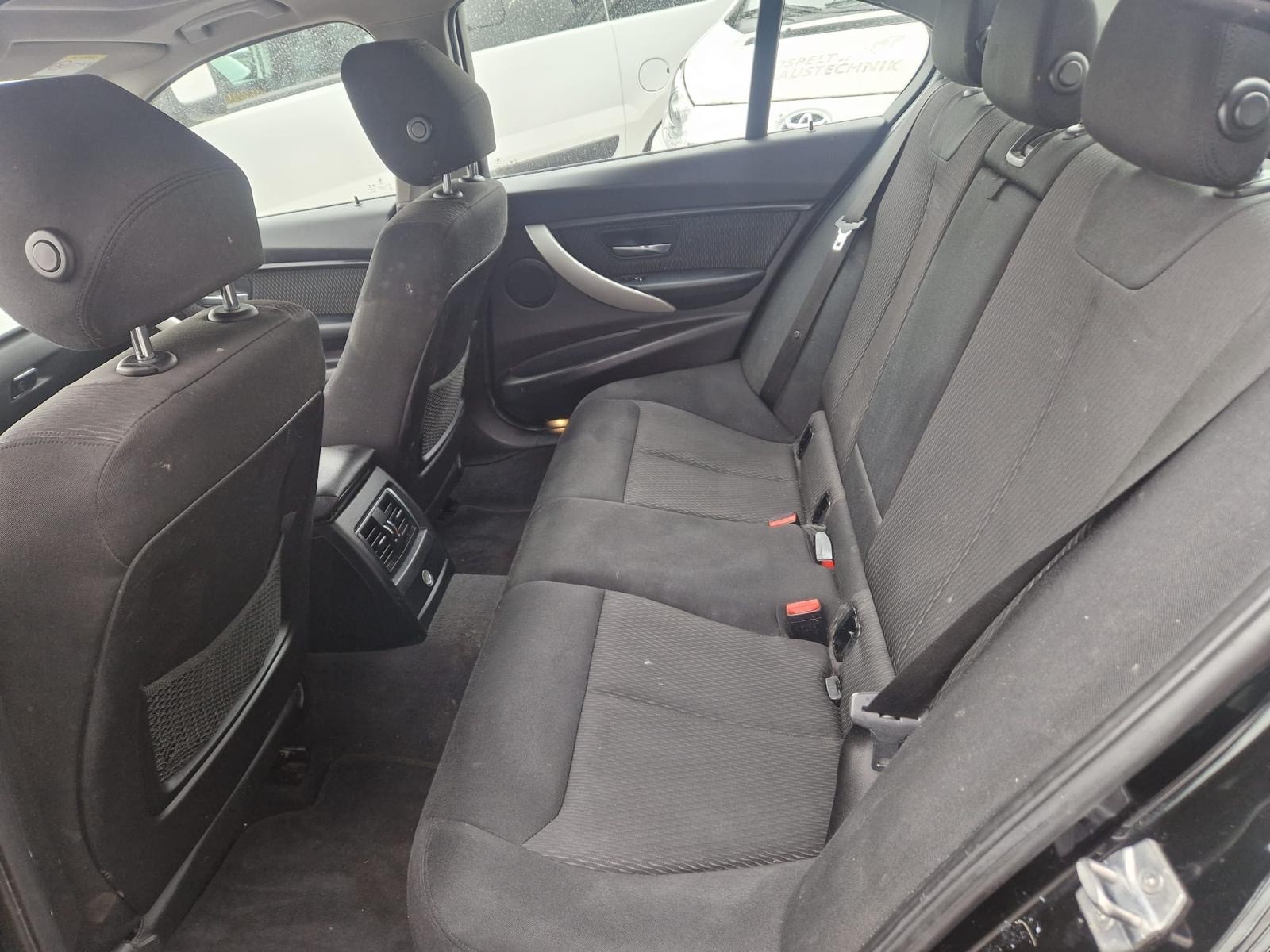 BMW 318i Business Steptronic-image-10