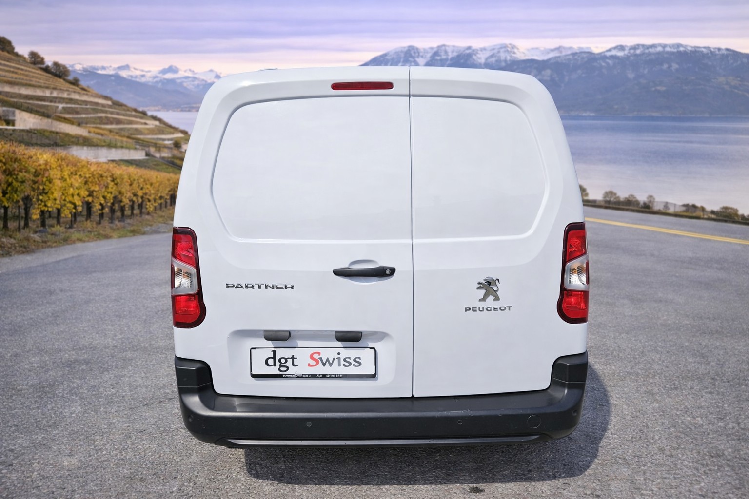 PEUGEOT Partner 1.5 Blue HDi s/s Premium 650kg-image-3