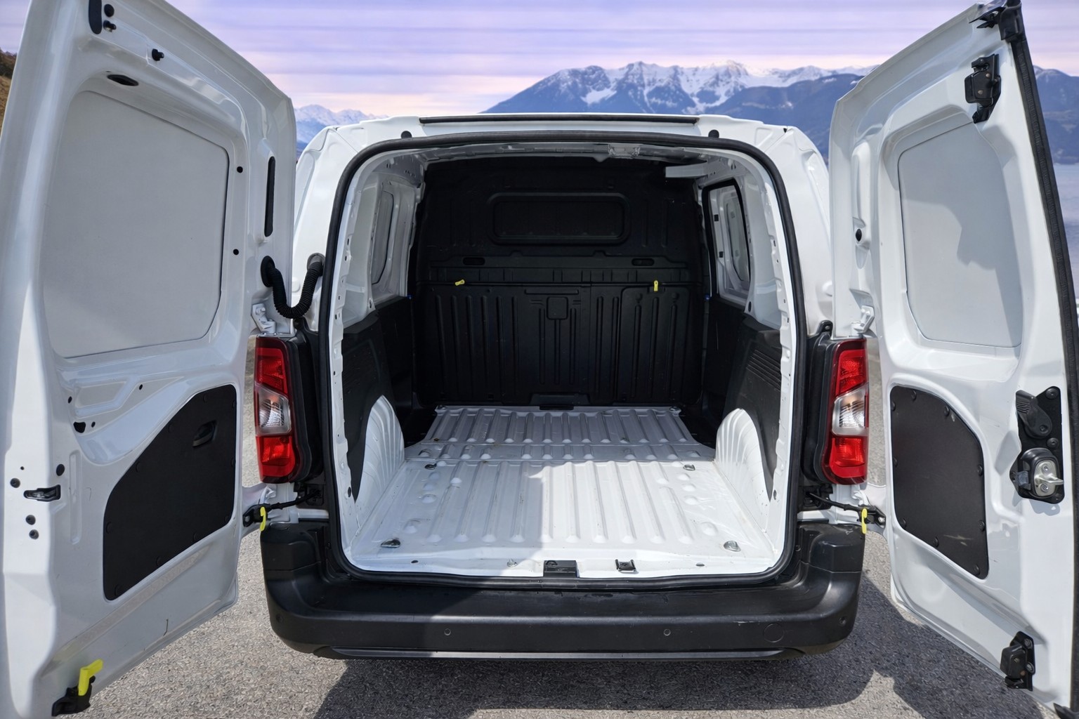 PEUGEOT Partner 1.5 Blue HDi s/s Premium 650kg-image-4