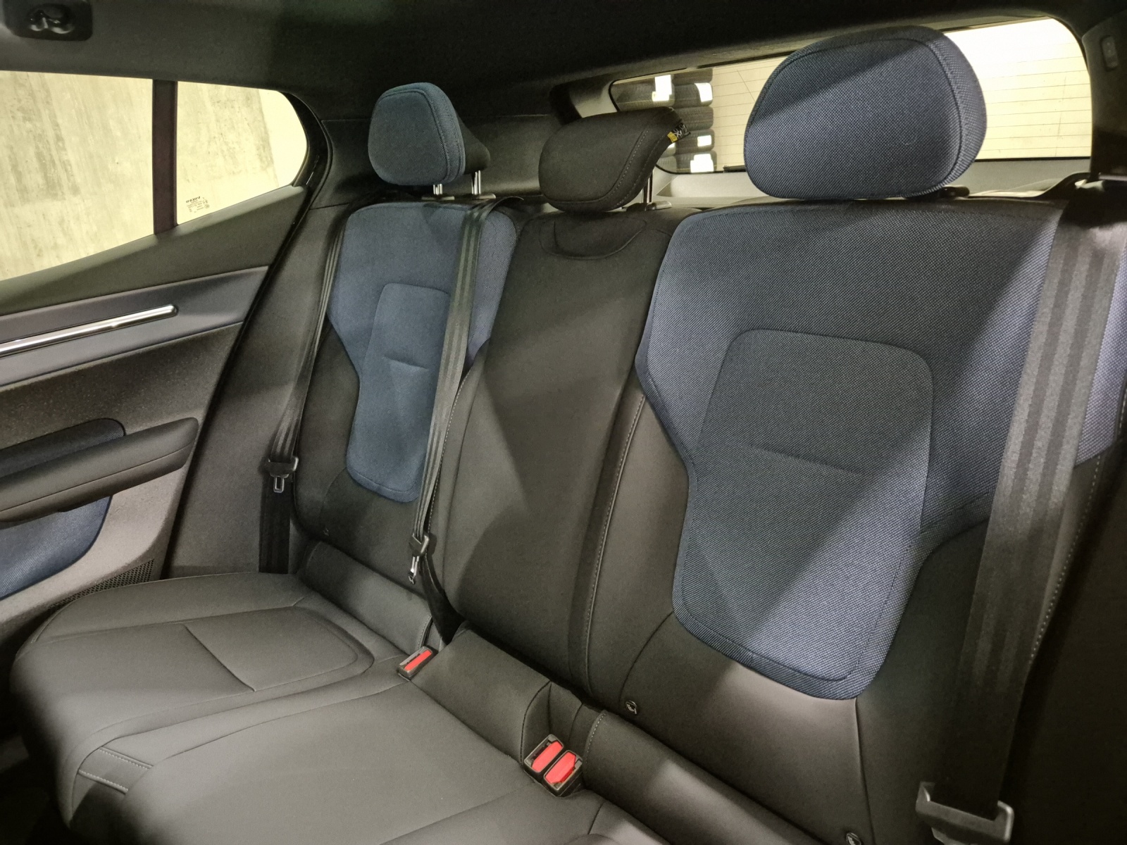 VOLVO EX30 E60 Twin Ultra Performance AWD-image-15