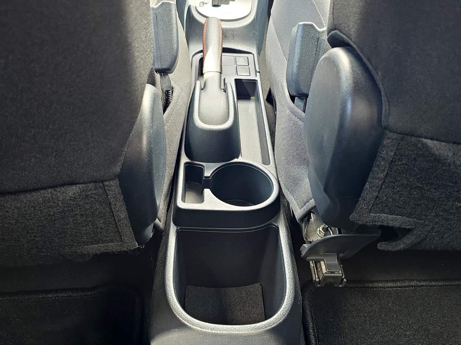 TOYOTA Yaris 1.33 Style Multidrive-image-14
