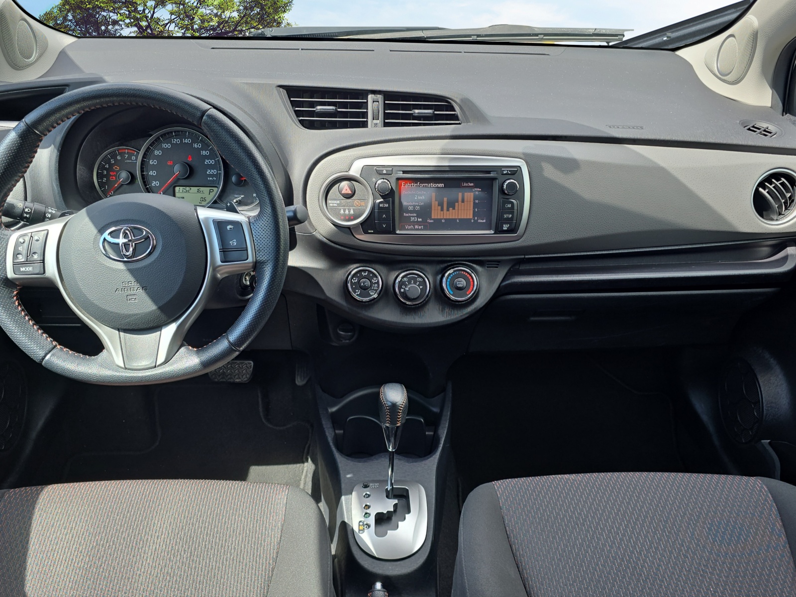 TOYOTA Yaris 1.33 Style Multidrive-image-8