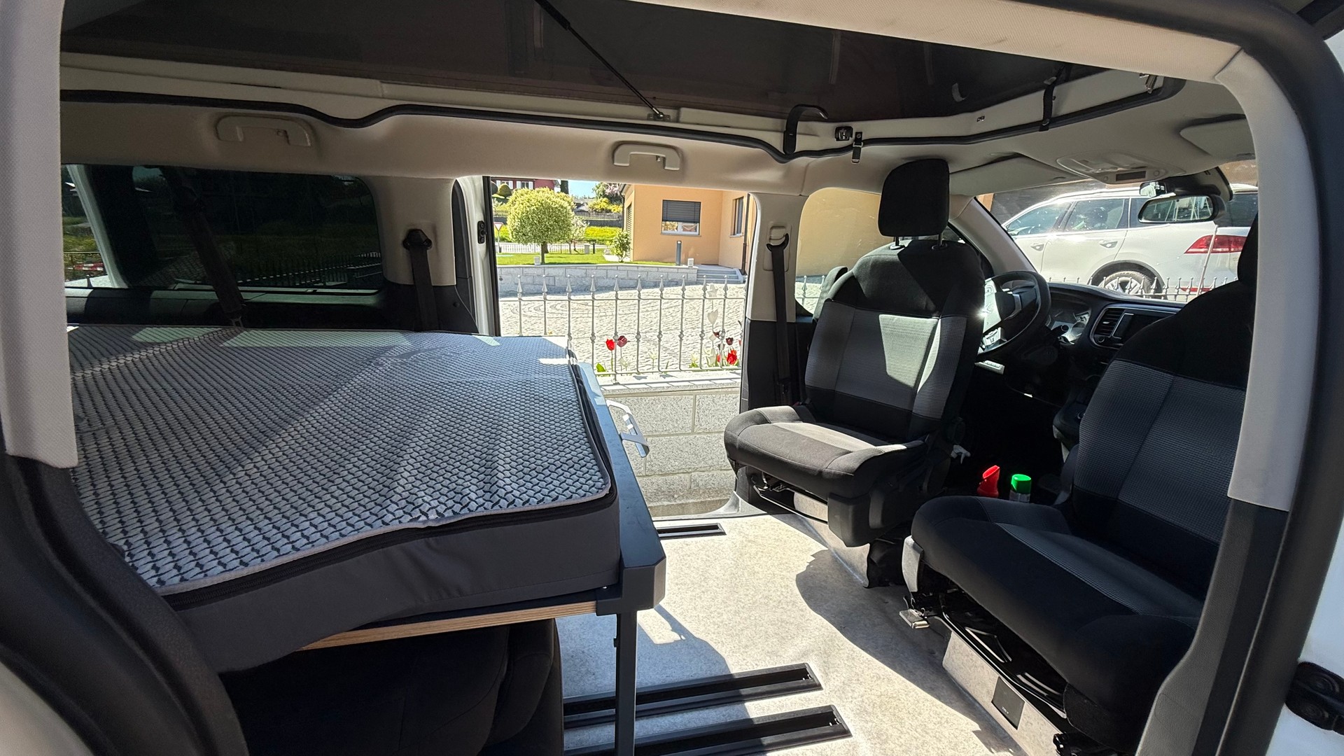 CITROEN Spacetourer EO 2.0 BlueHDi Feel XL EAT8-image-5