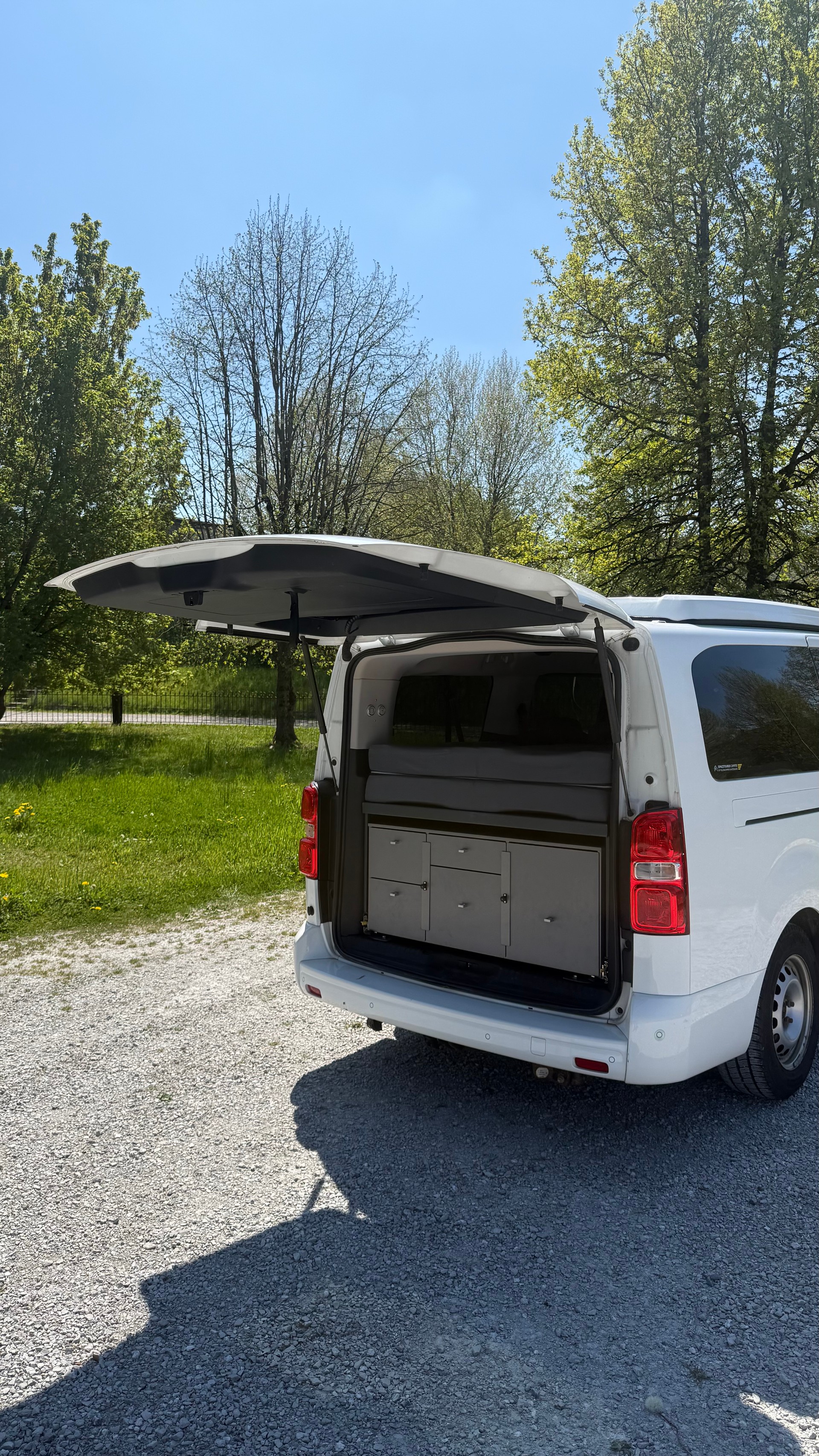 CITROEN Spacetourer EO 2.0 BlueHDi Feel XL EAT8-image-3