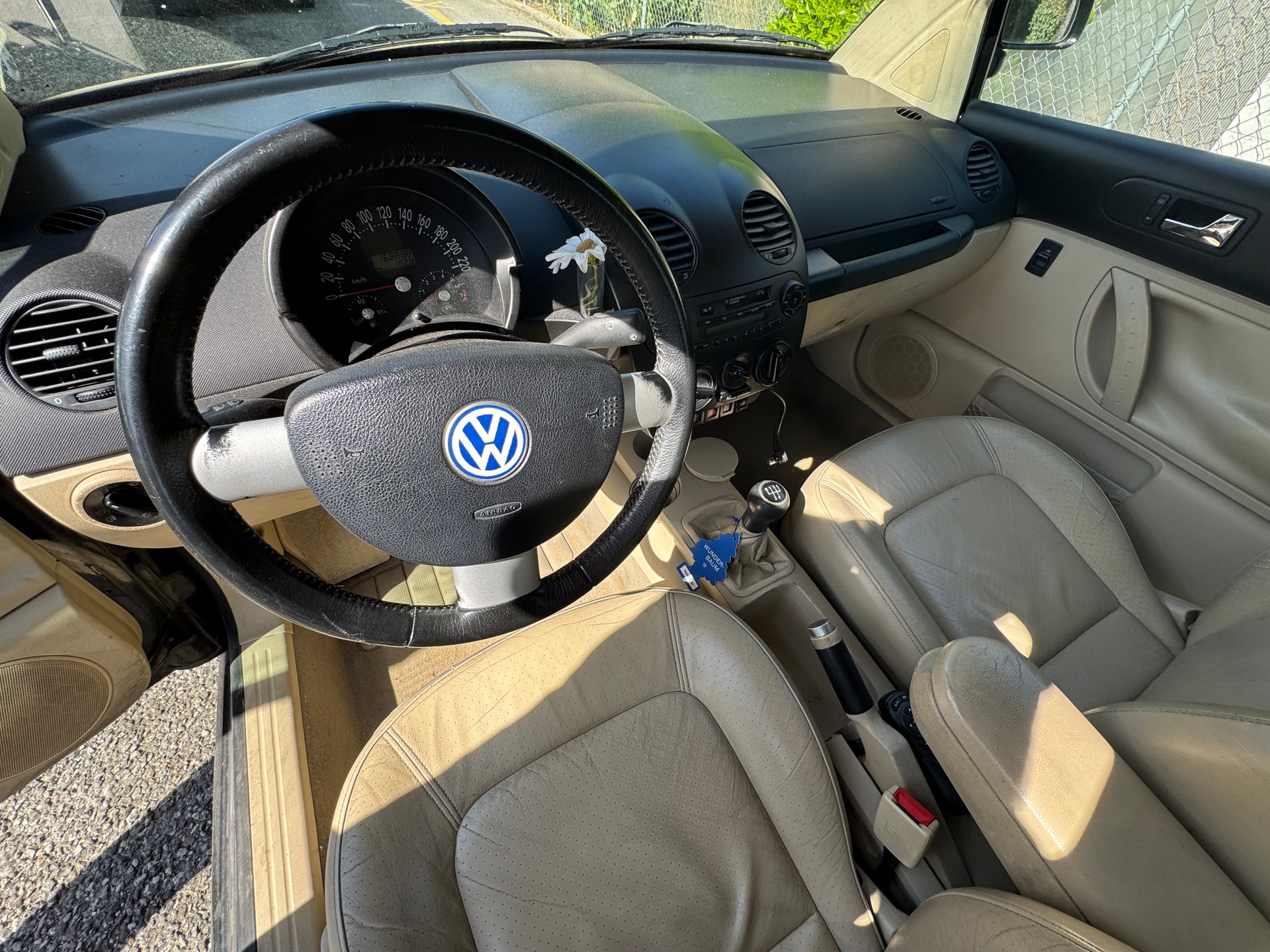 VW Beetle 2.0-image-10