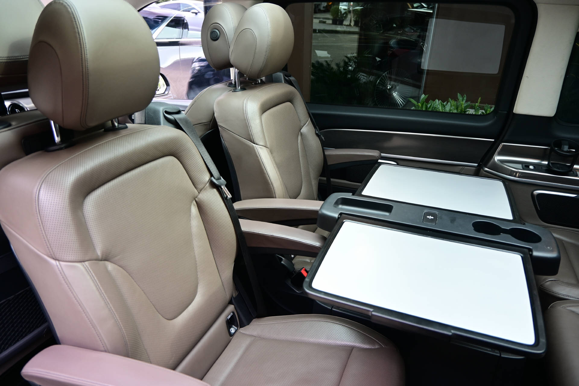 MERCEDES-BENZ V 250 d Exclusive AMG Line lang *Tisch*Panoramadach*Burmester*Sitzkühlung/Heizung*-image-24