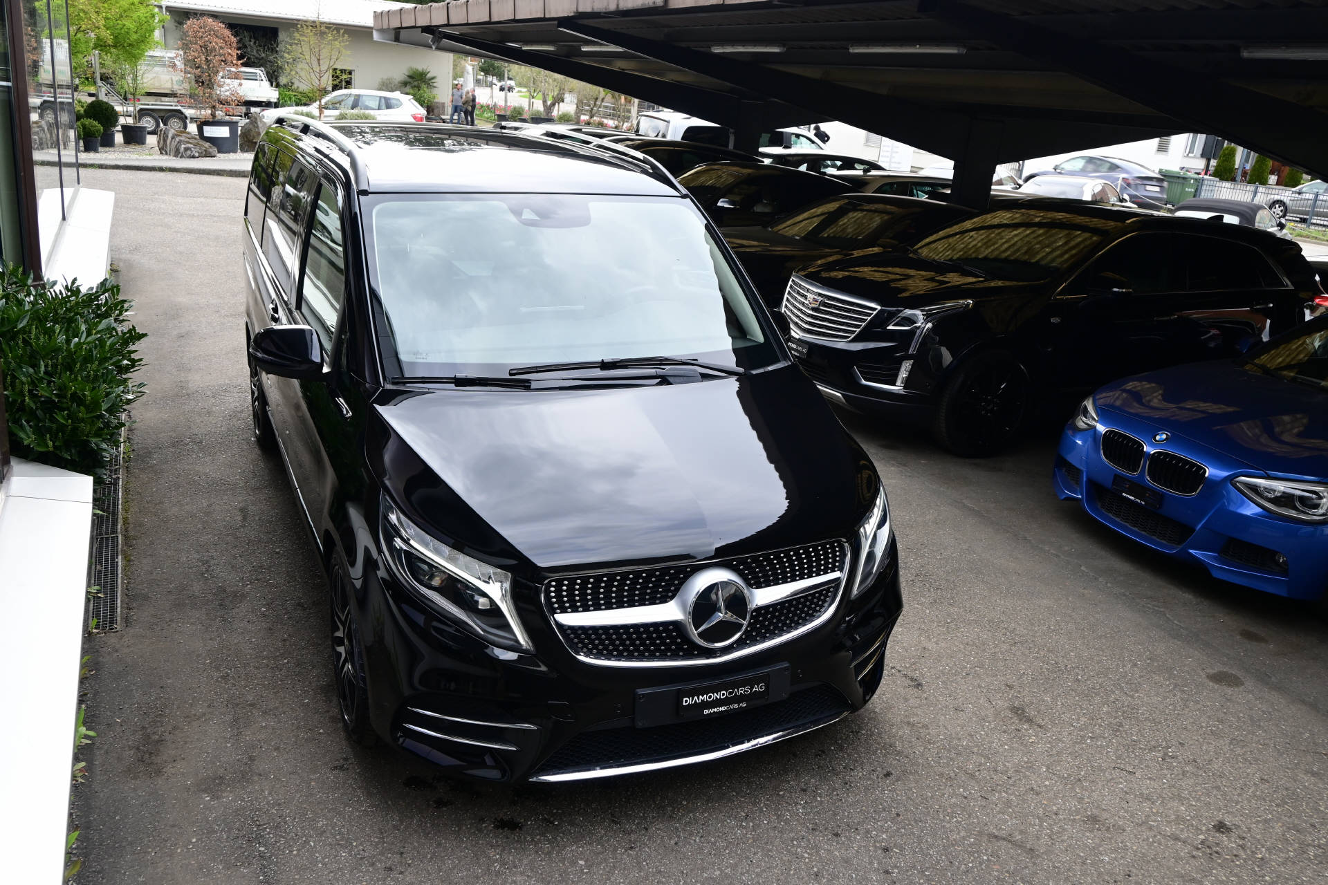 MERCEDES-BENZ V 250 d Exclusive AMG Line lang *Tisch*Panoramadach*Burmester*Sitzkühlung/Heizung*-showroom-element-2