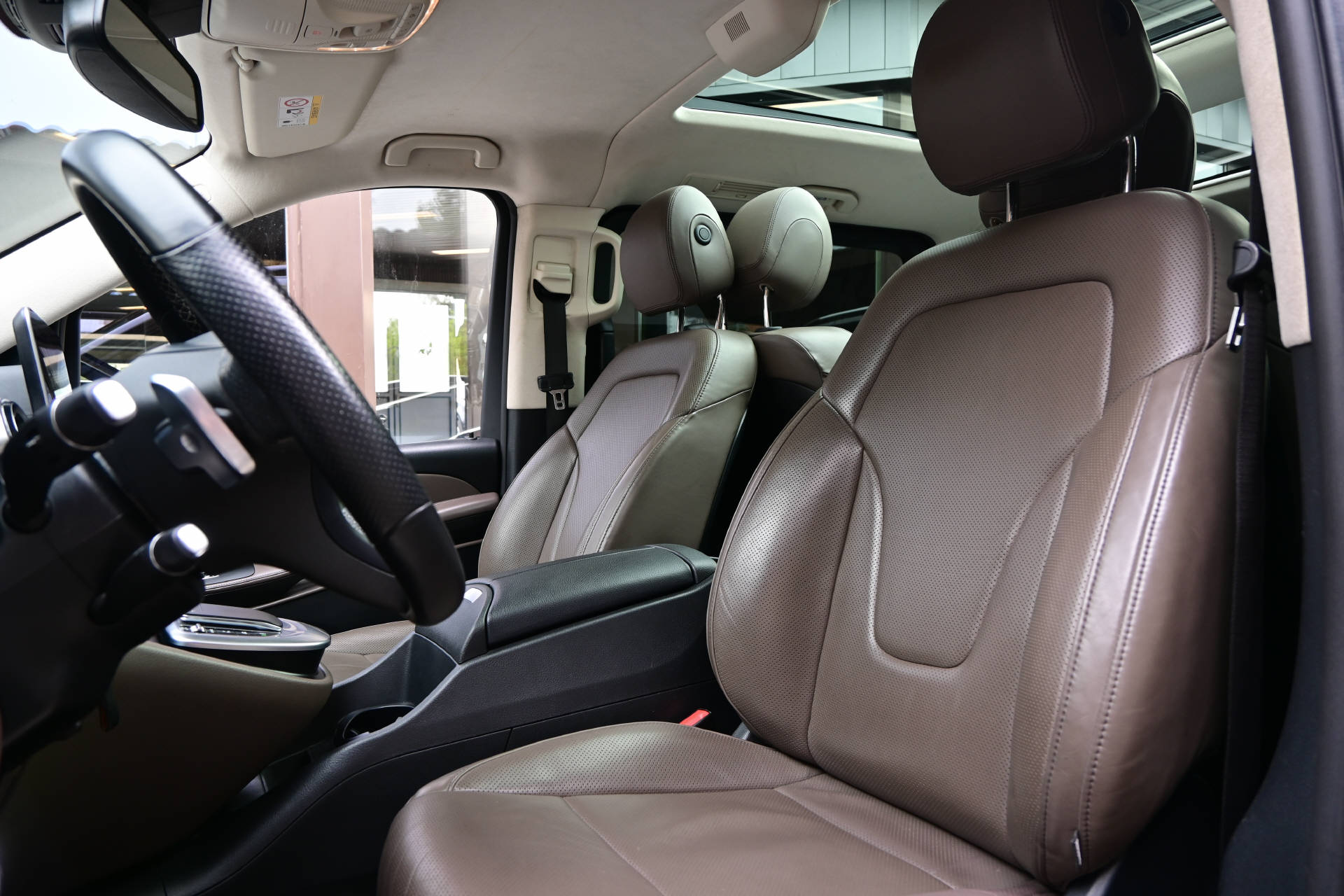 MERCEDES-BENZ V 250 d Exclusive AMG Line lang *Tisch*Panoramadach*Burmester*Sitzkühlung/Heizung*-image-19