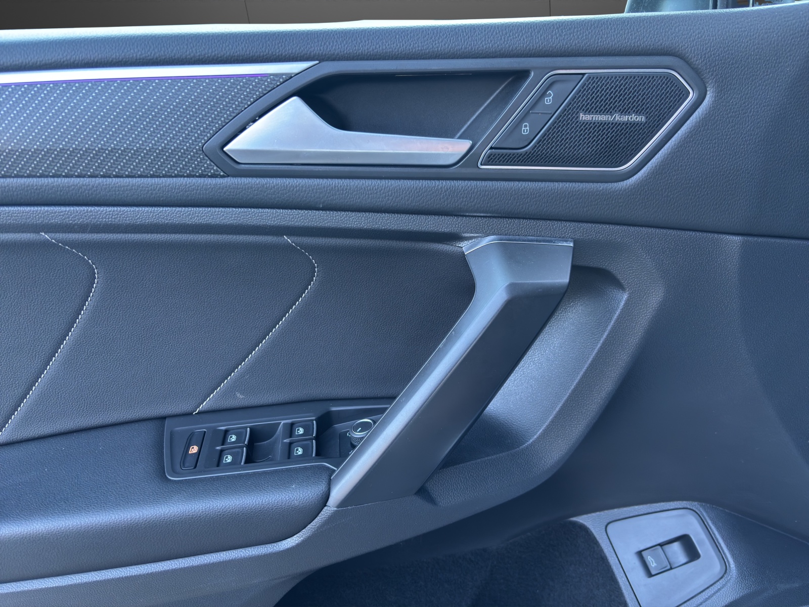 VW Tiguan Allspace 2.0TSI R-Line 4Motion DSG-image-11