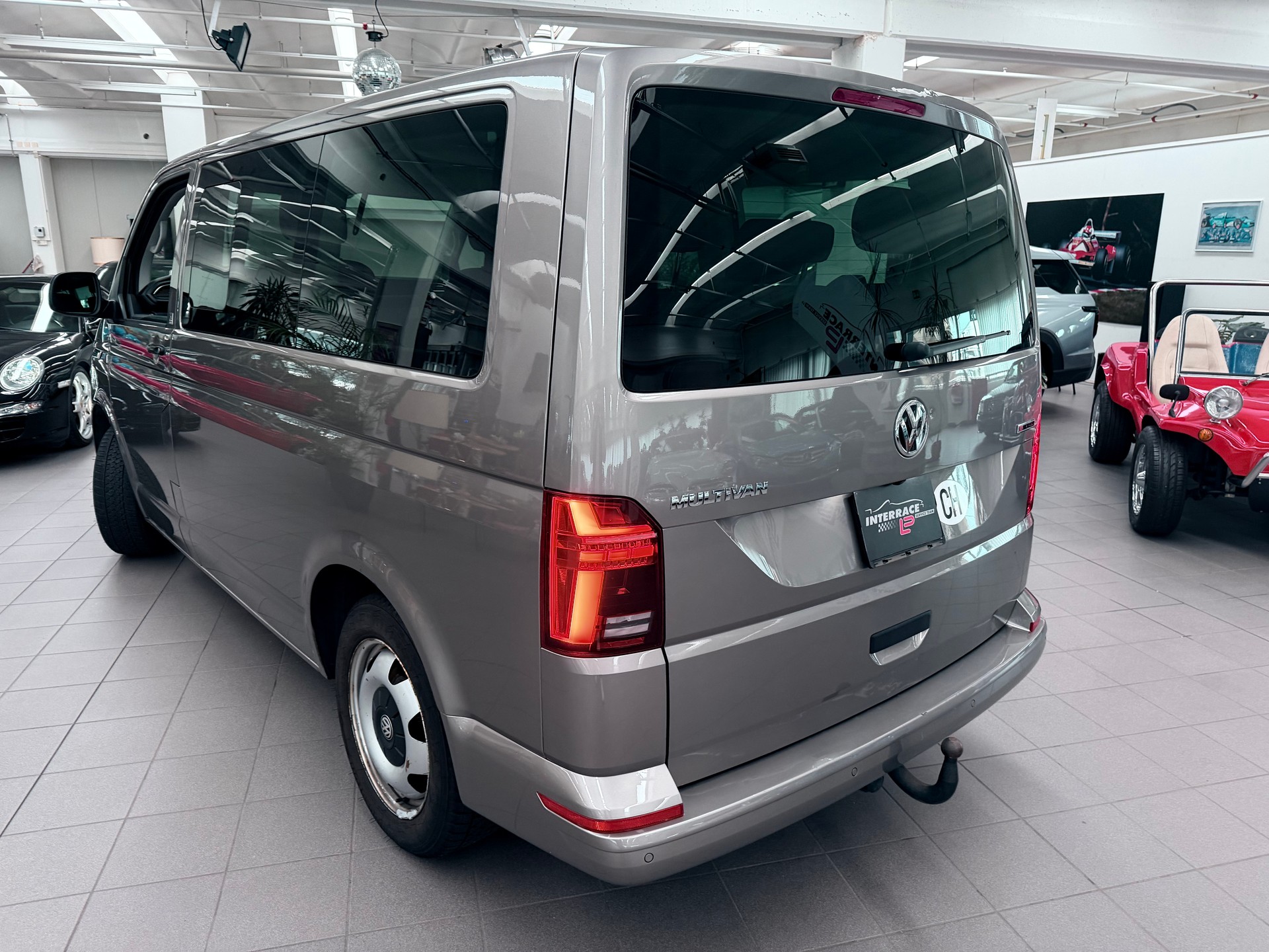 VW T6.1 Multivan 2.0 TDI Liberty Edition 4Motion DSG-image-2