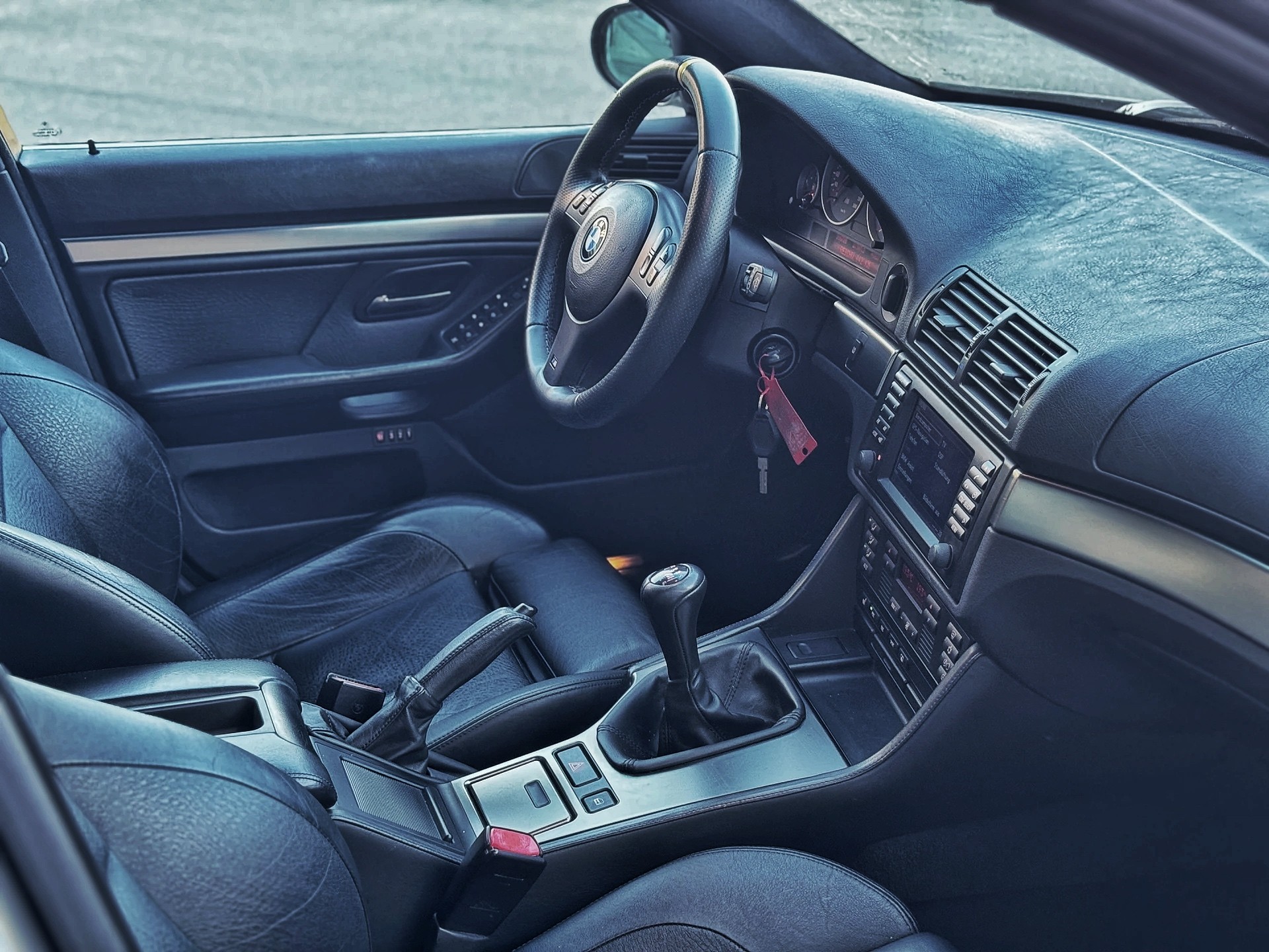 BMW M5-image-16