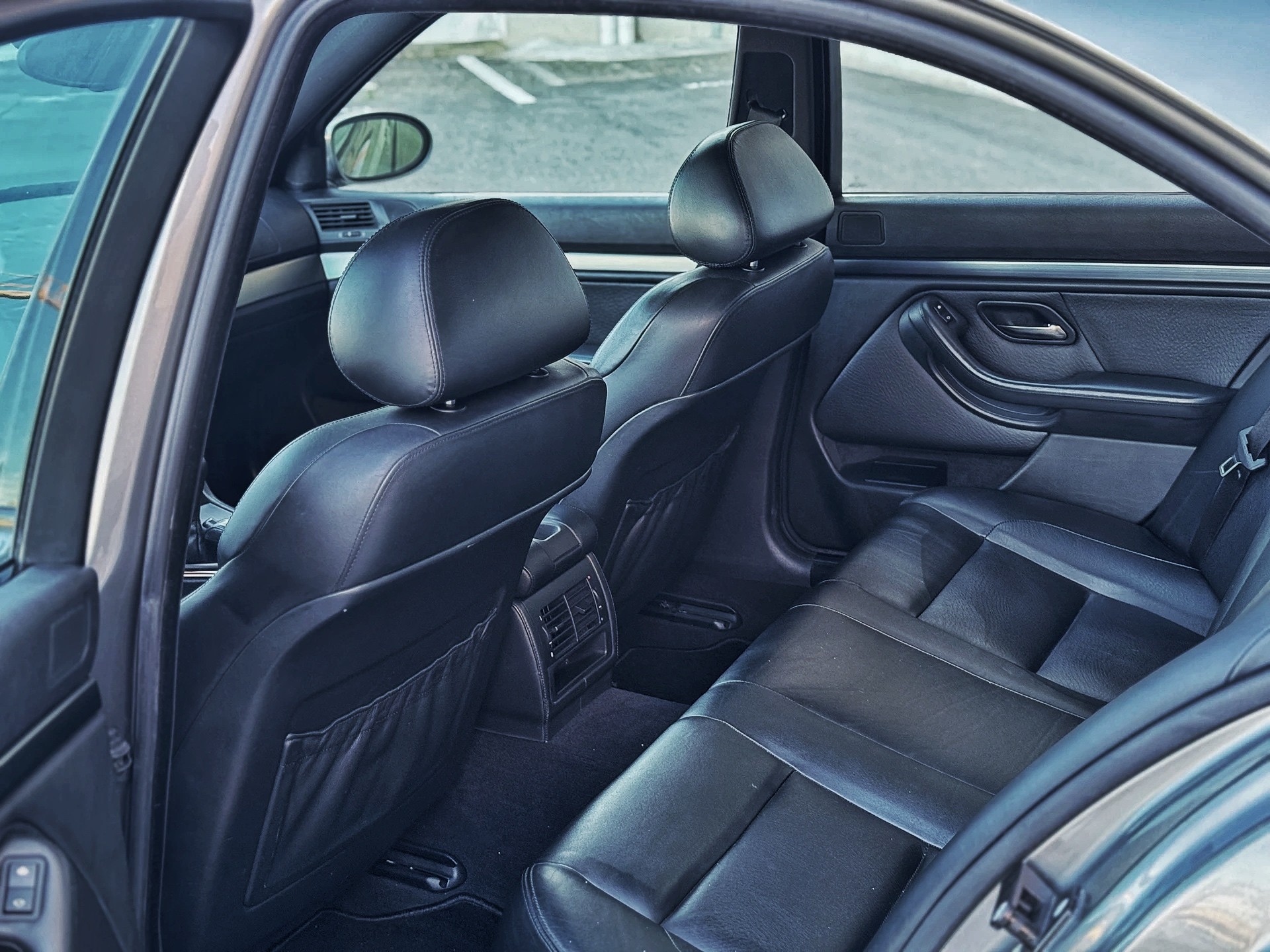BMW M5-image-14