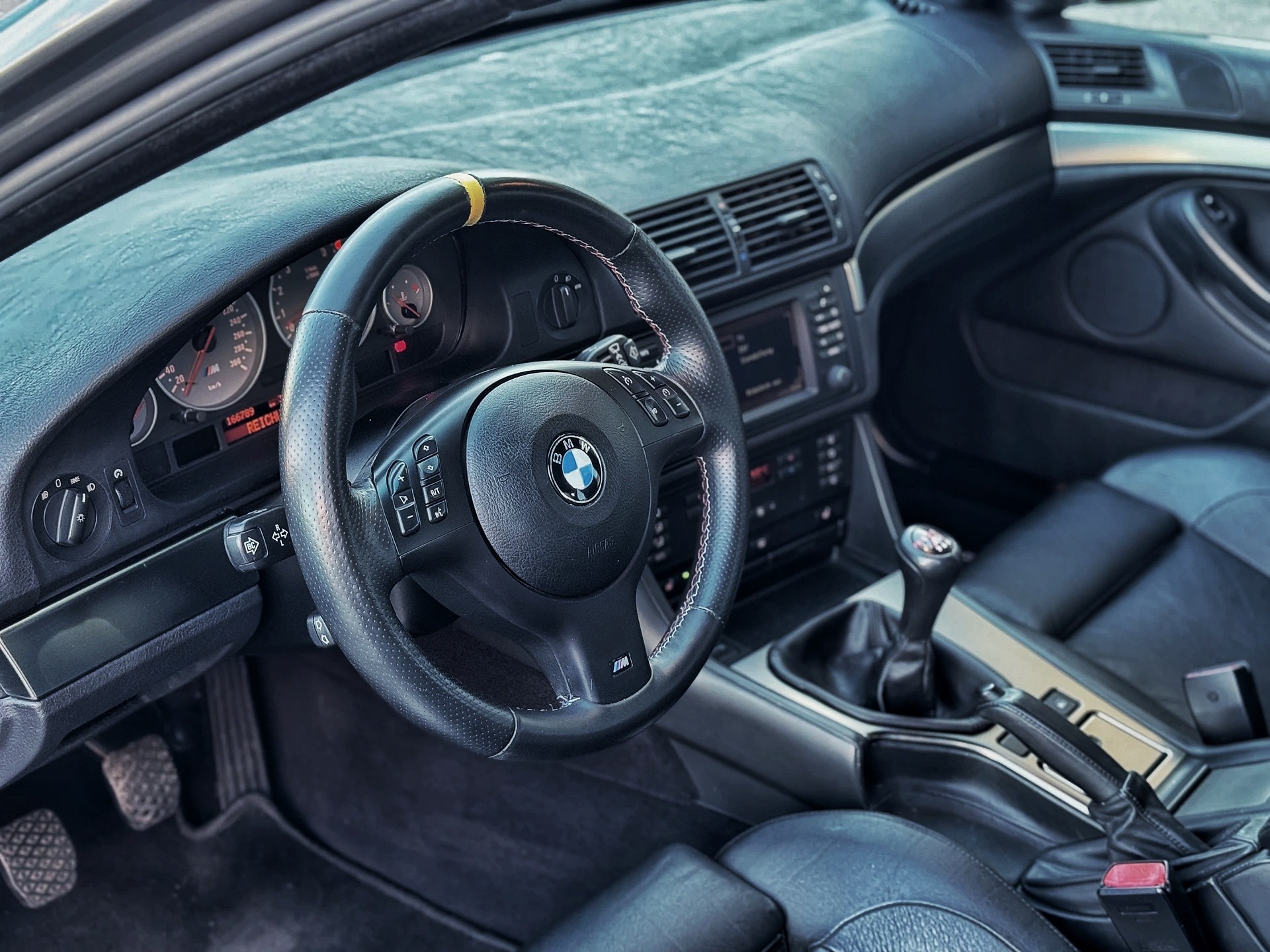BMW M5-image-12