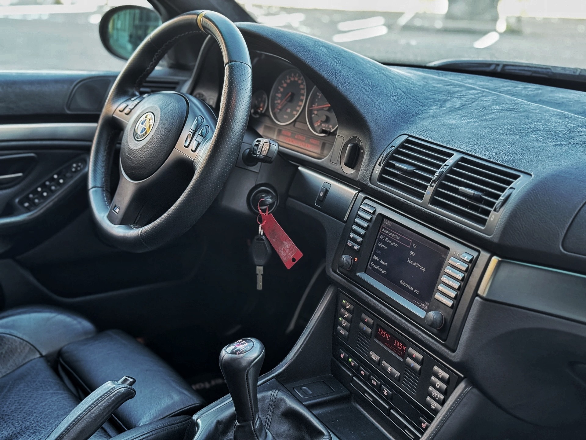 BMW M5-image-20