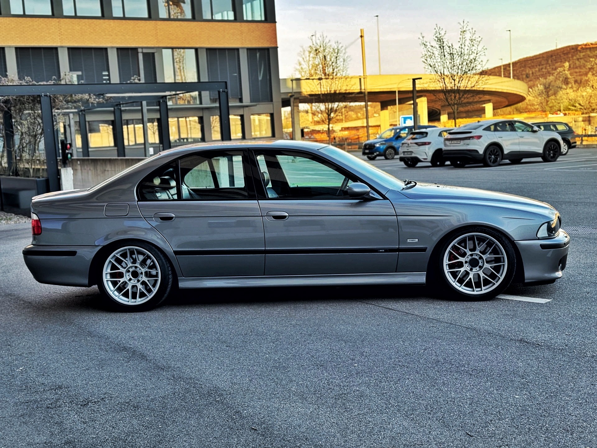 BMW M5-image-6