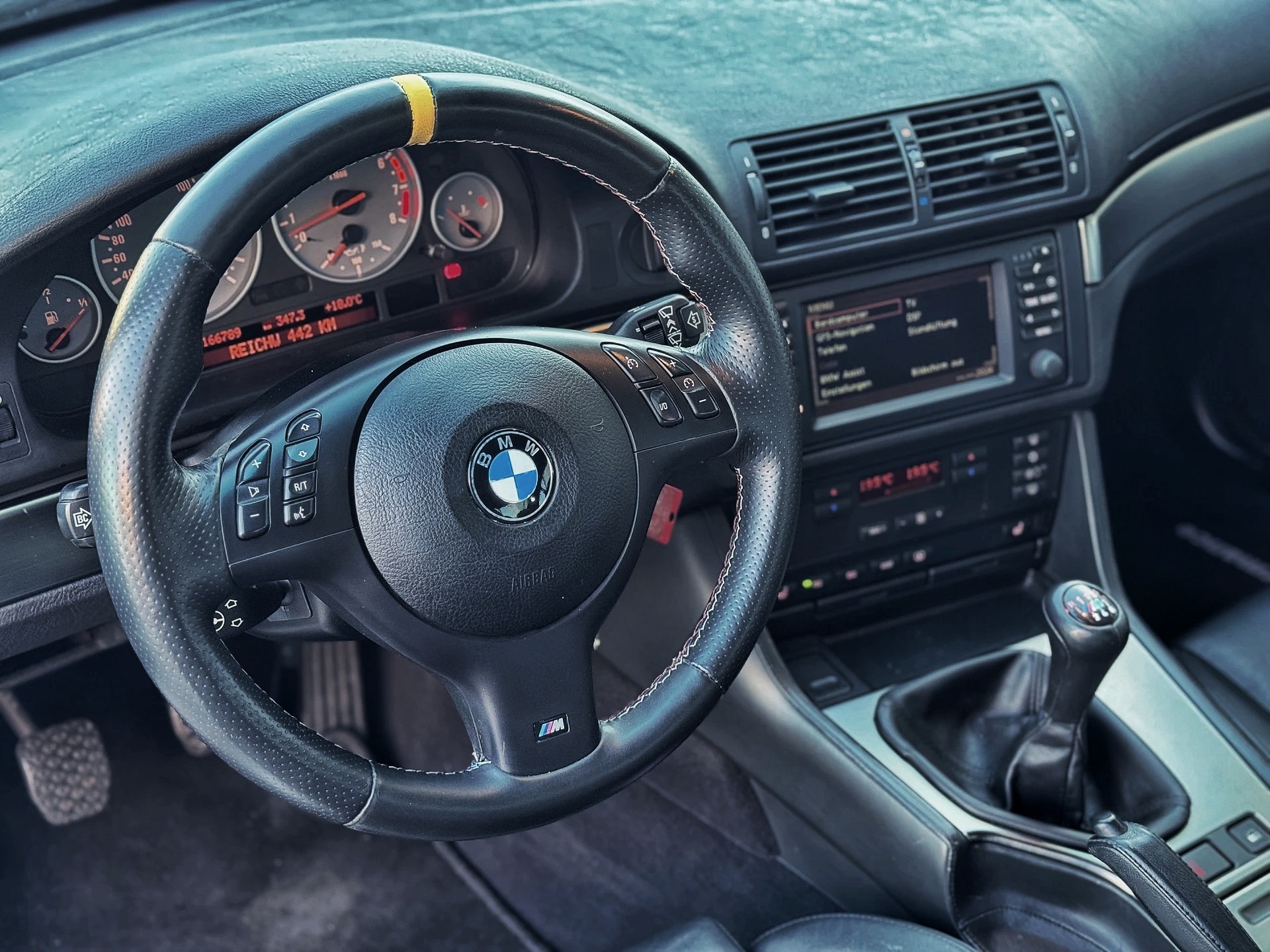 BMW M5-image-15