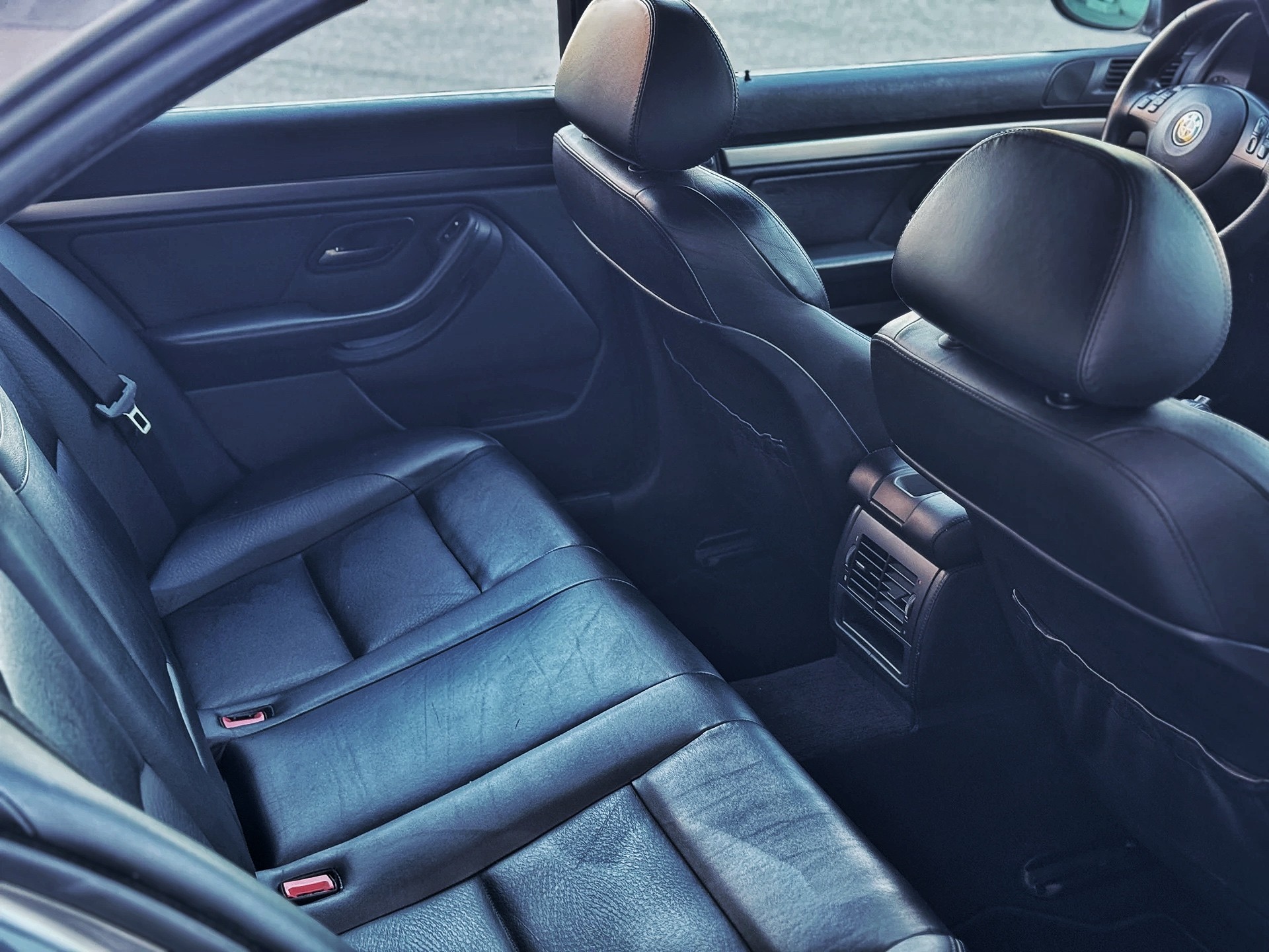 BMW M5-image-18