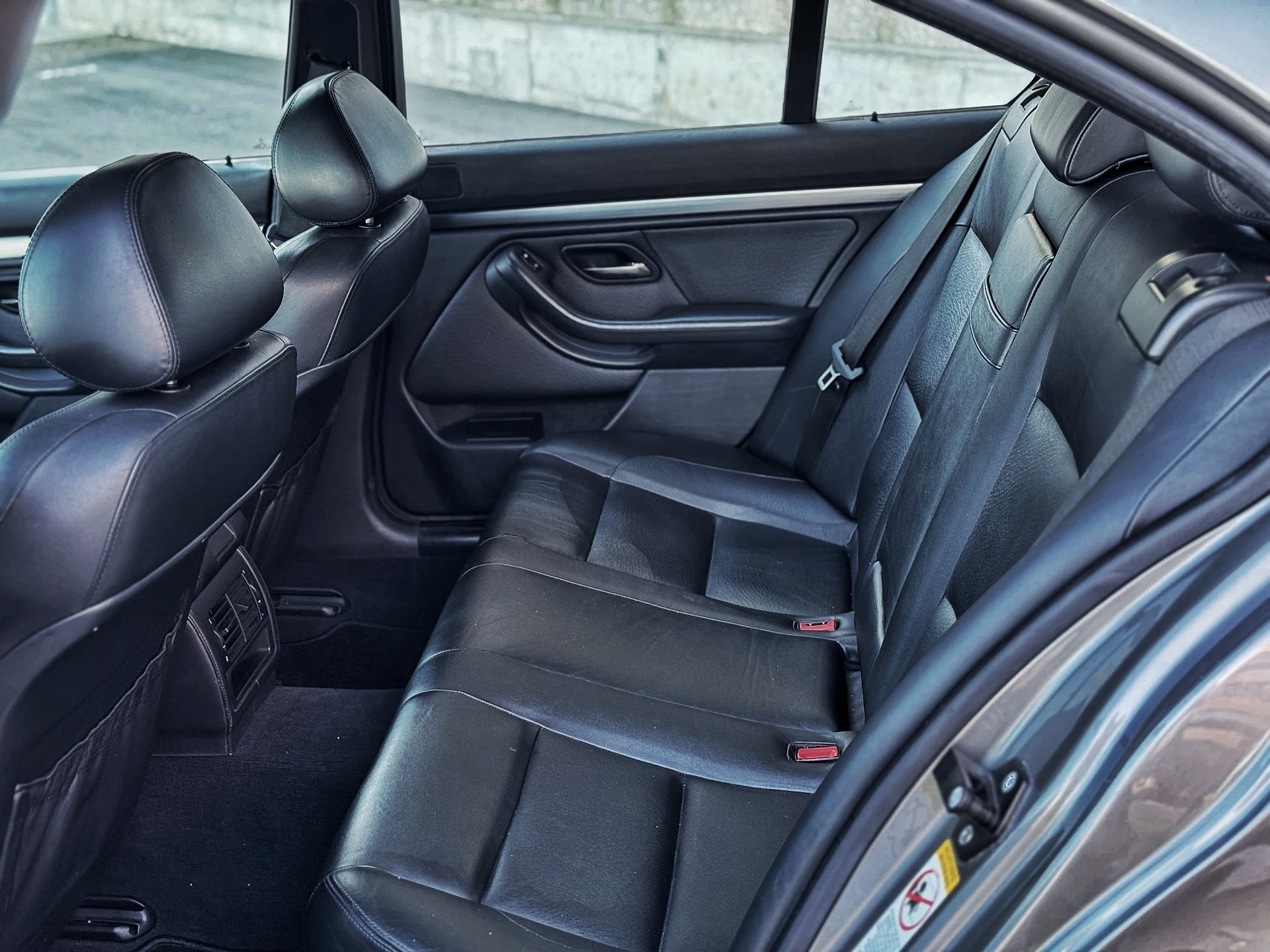 BMW M5-image-13