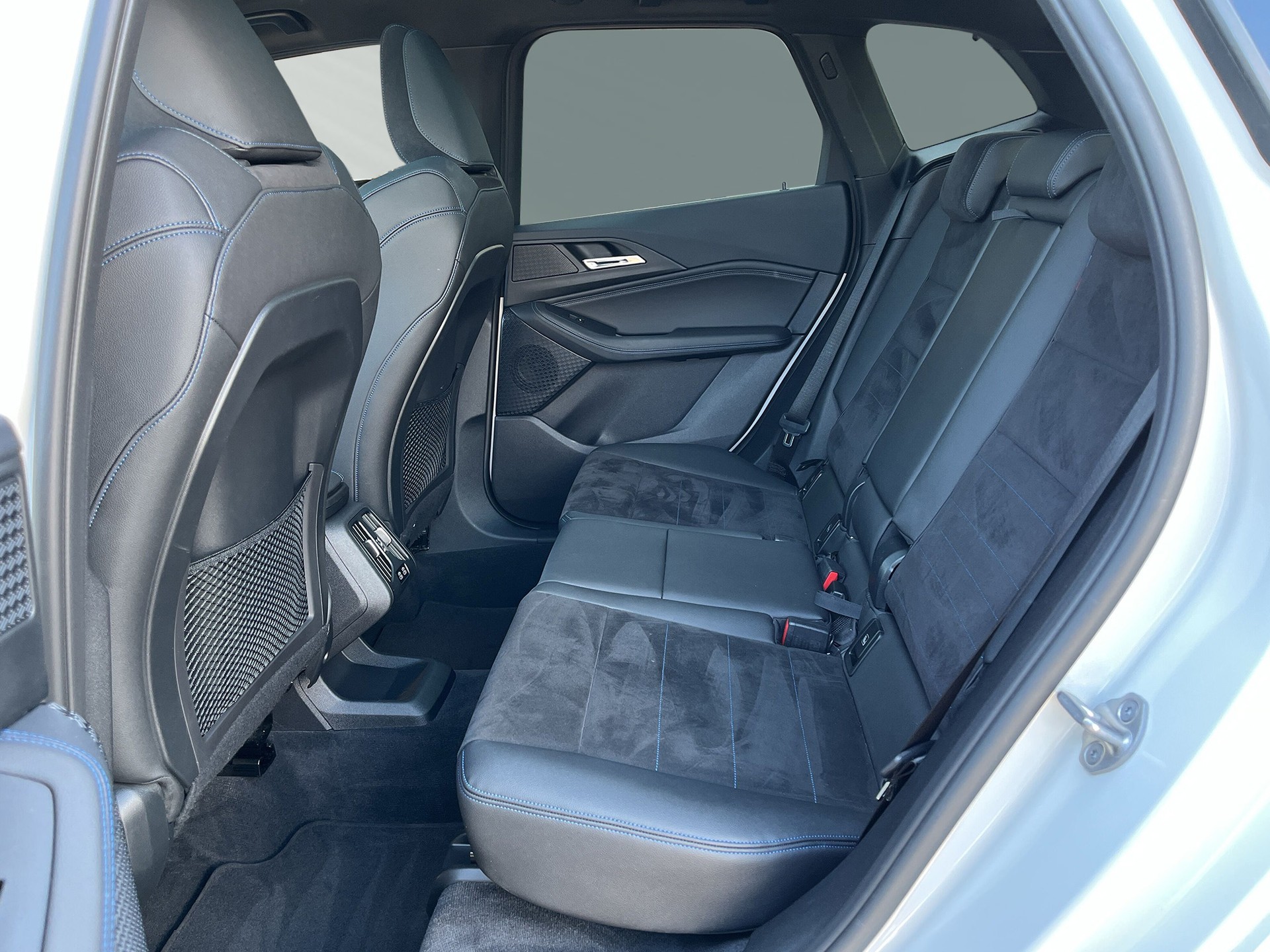 BMW 218i Active Tourer M Sport DKG-image-6