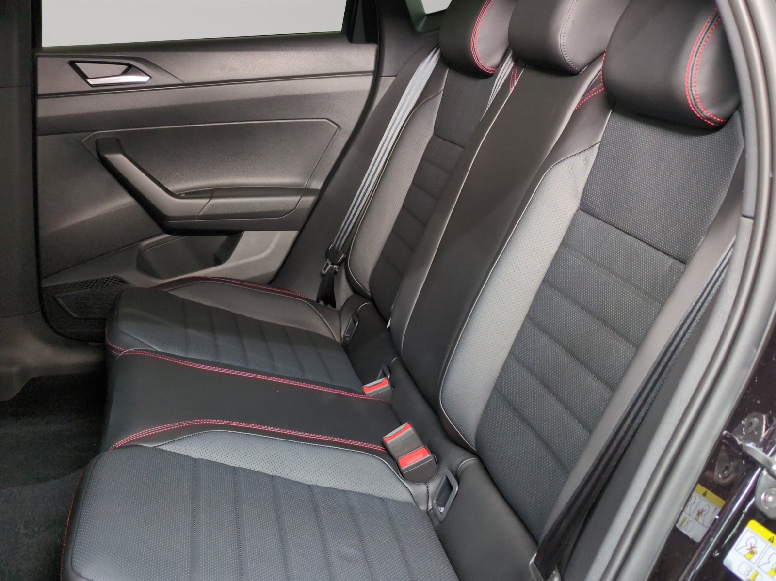VW Polo 2.0 TSI GTI DSG-image-8
