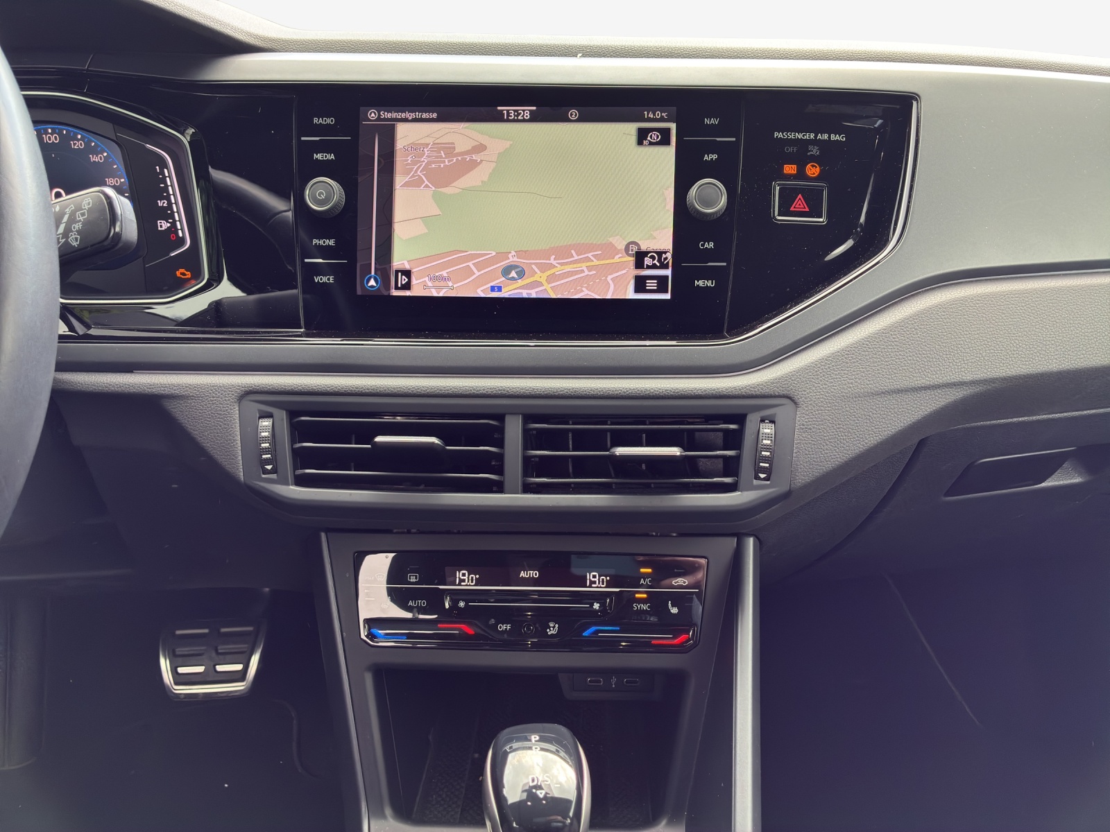 VW Polo 1.0 TSI R-Line DSG-image-10