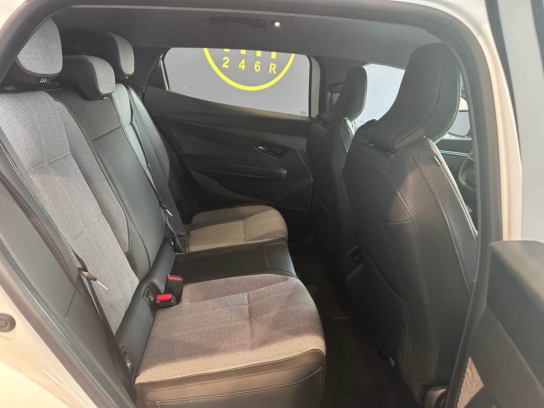 RENAULT Mégane E-TECH EV60 Techno-image-18