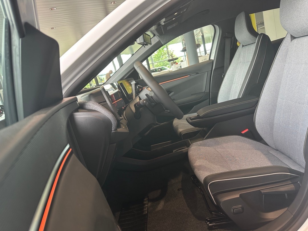 RENAULT Mégane E-TECH EV60 Techno-image-9