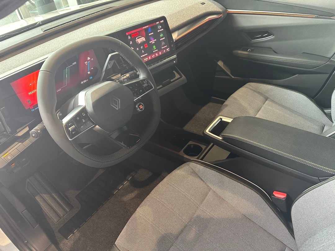 RENAULT Mégane E-TECH EV60 Techno-image-10