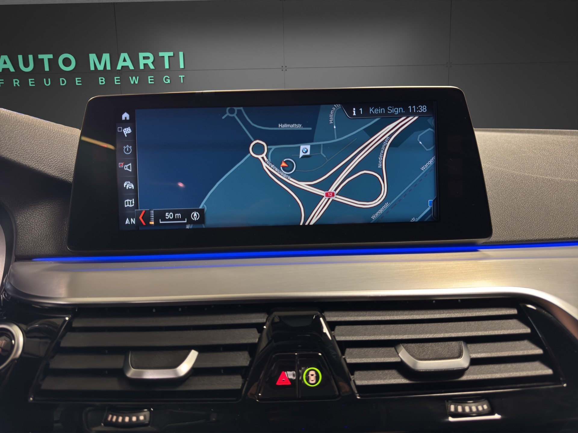 BMW 520d xDrive Touring Sport Line-image-8