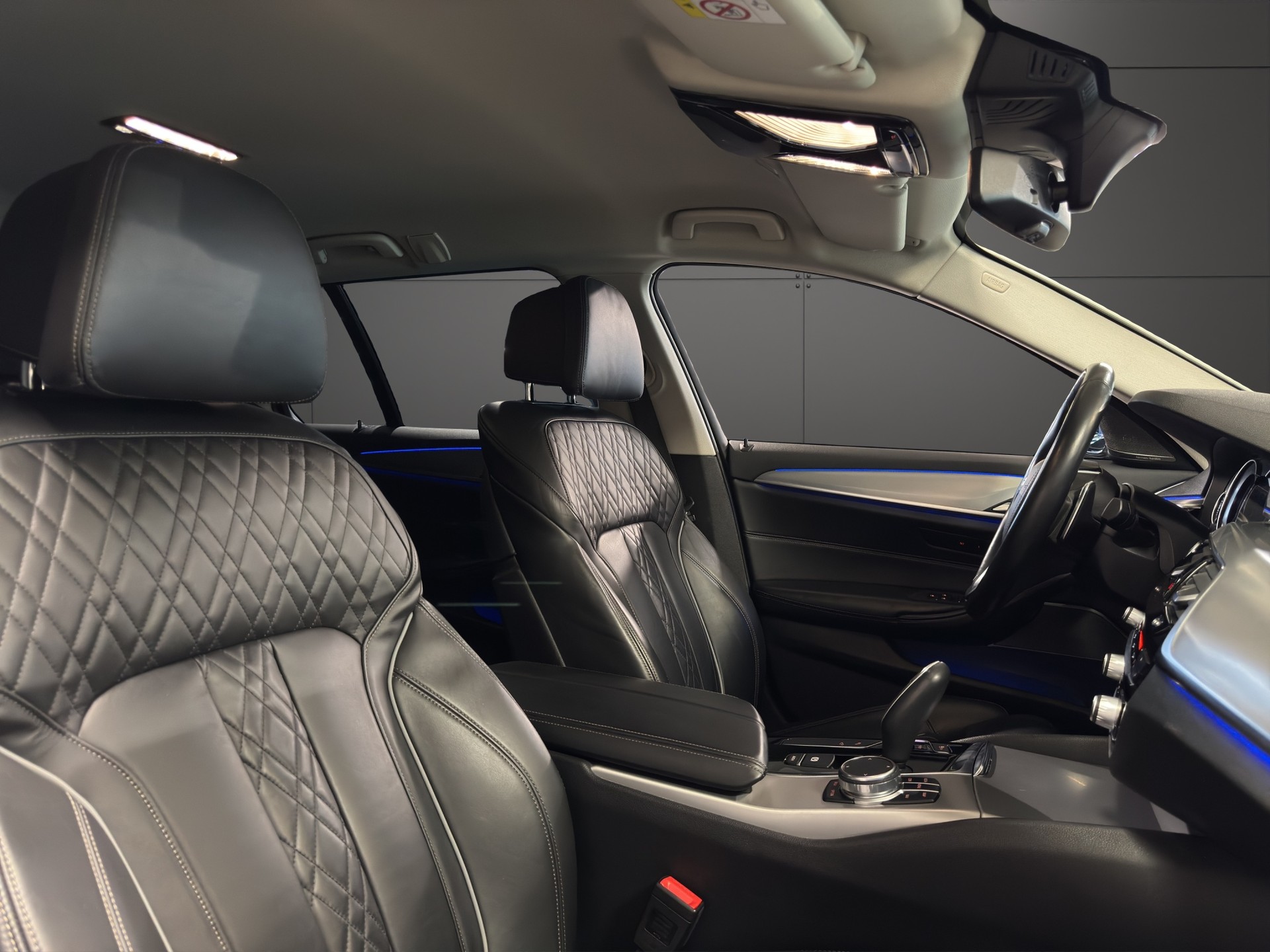 BMW 520d xDrive Touring Sport Line-image-17