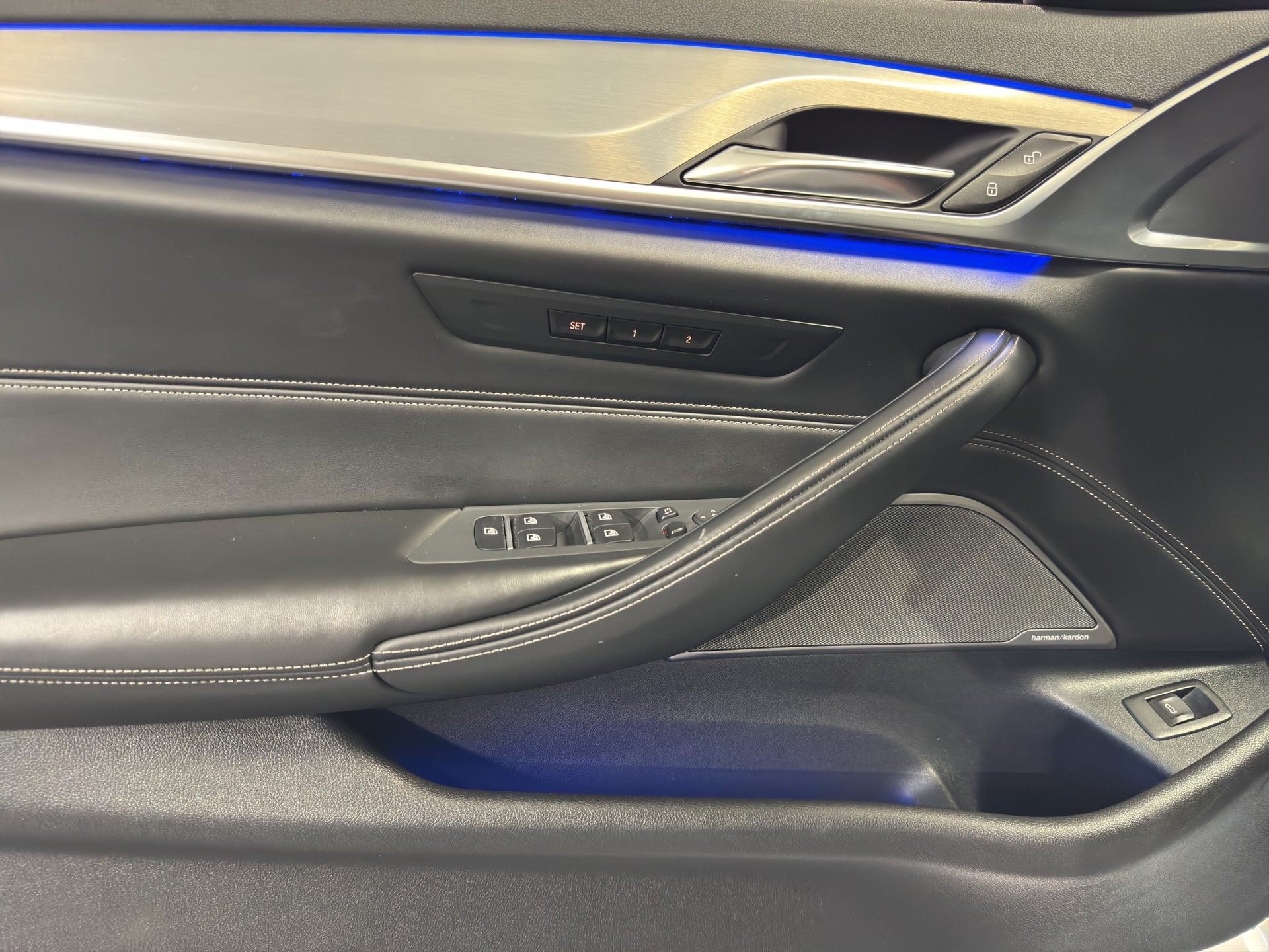 BMW 520d xDrive Touring Sport Line-image-11