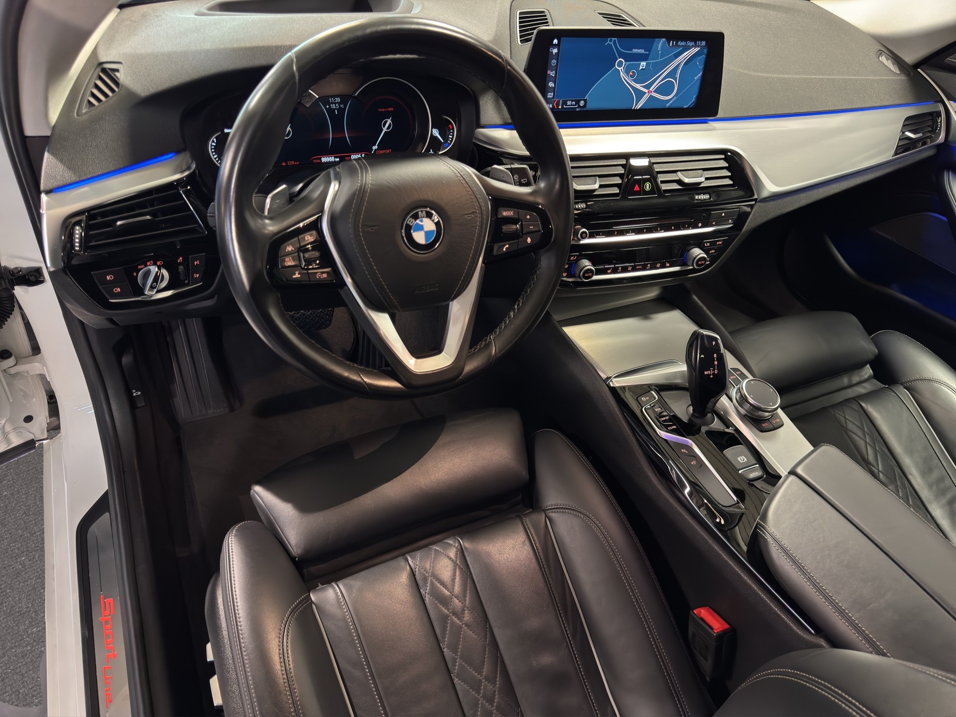 BMW 520d xDrive Touring Sport Line-image-7