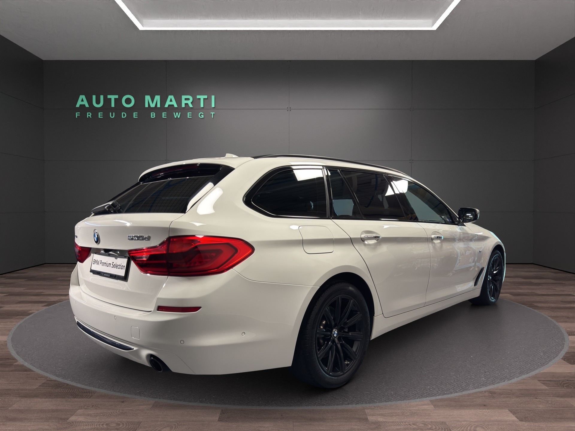 BMW 520d xDrive Touring Sport Line-image-3