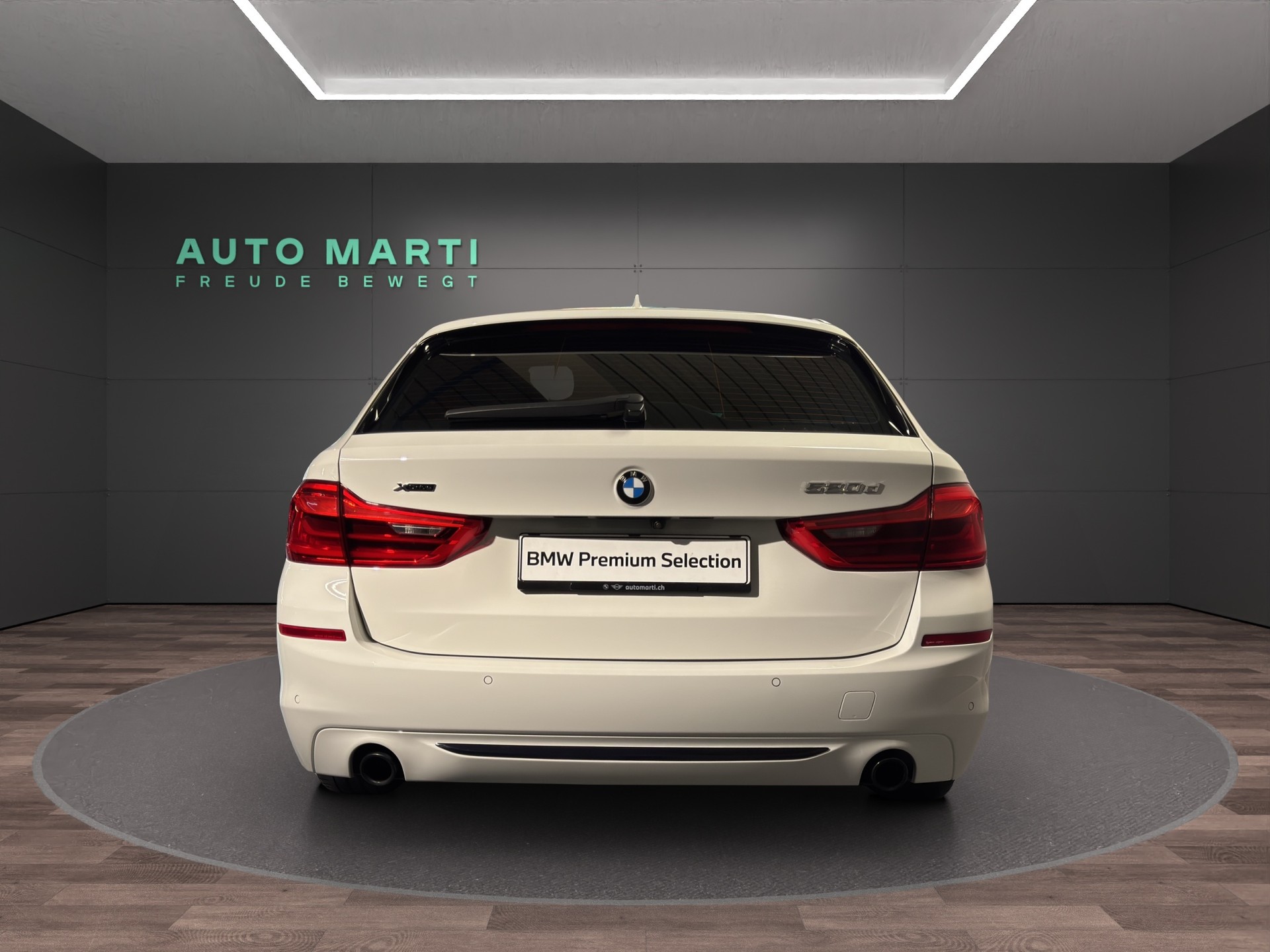 BMW 520d xDrive Touring Sport Line-image-2